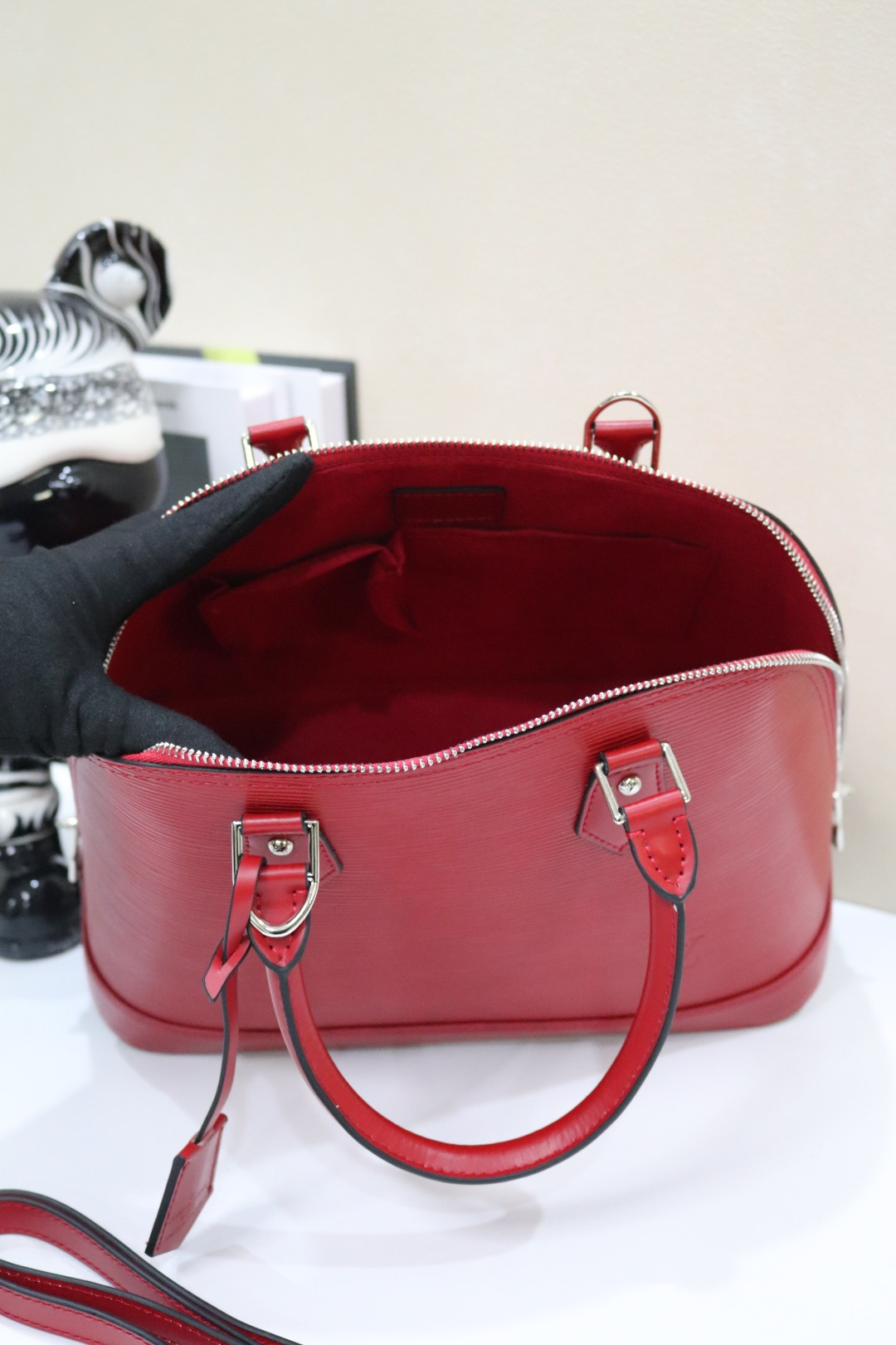 ルイ・ヴィトン Alma BB 水波纹贝壳包 - クラシックなデザイン