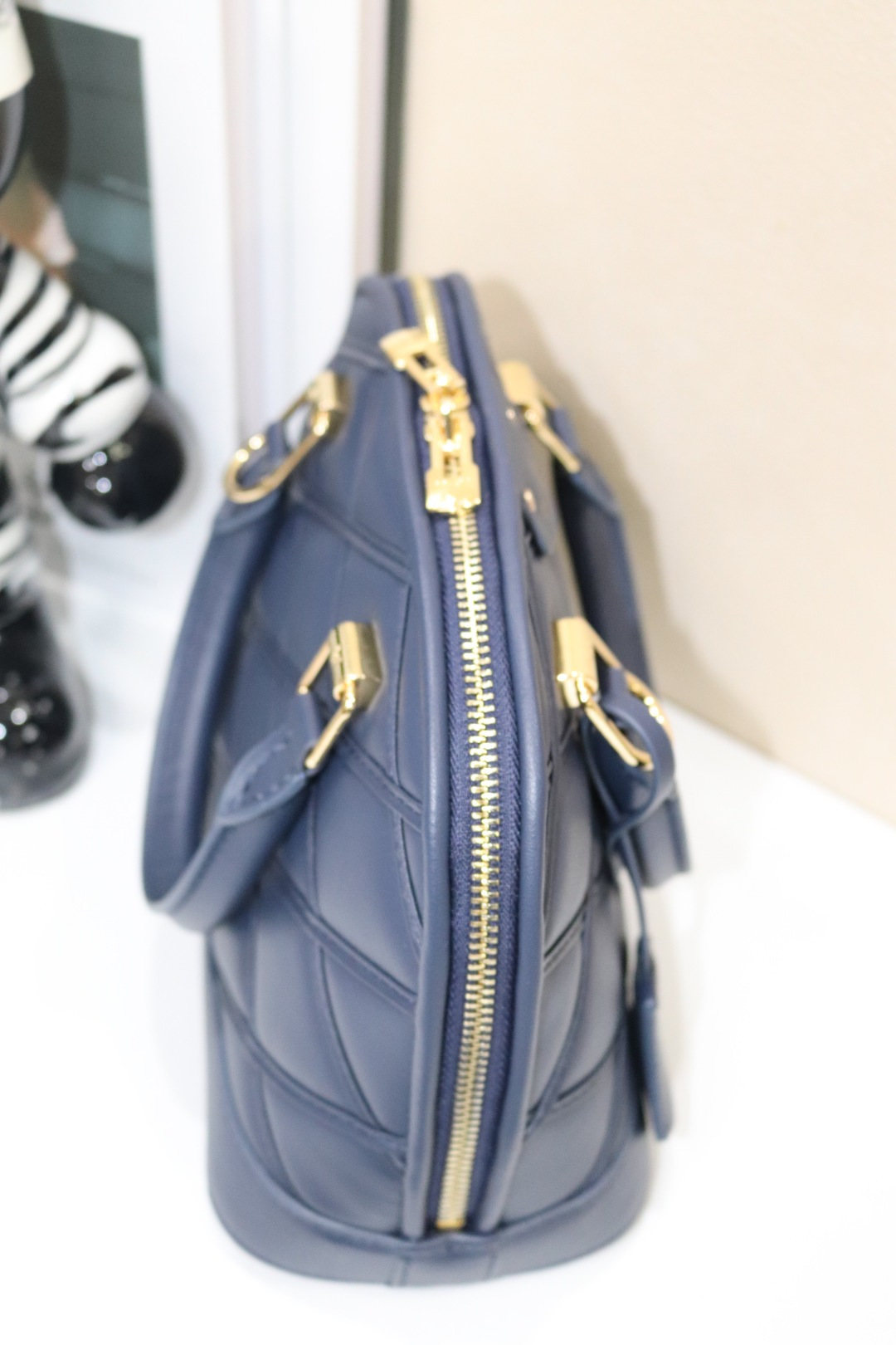 ルイ・ヴィトン アルマBB 羊皮ベッカシェルバッグ