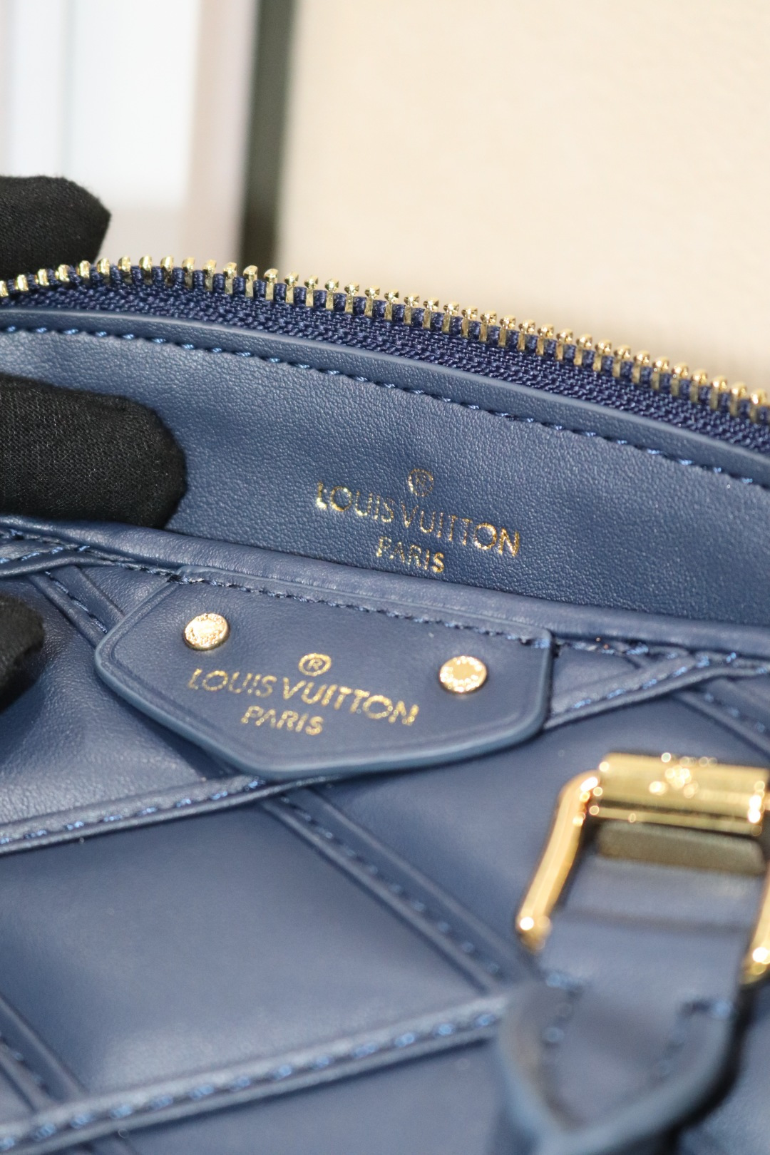 ルイ・ヴィトン アルマBB 羊皮ベッカシェルバッグ