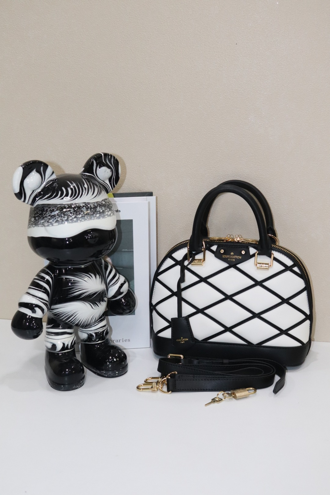 ルイ・ヴィトン アルマ BB ショルダーバッグ