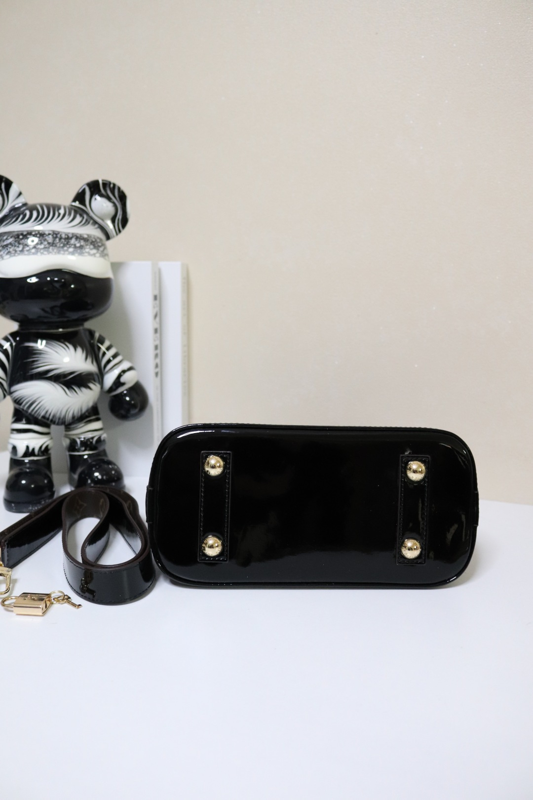 ルイ・ヴィトン アルマ BB ベイシェルバッグ