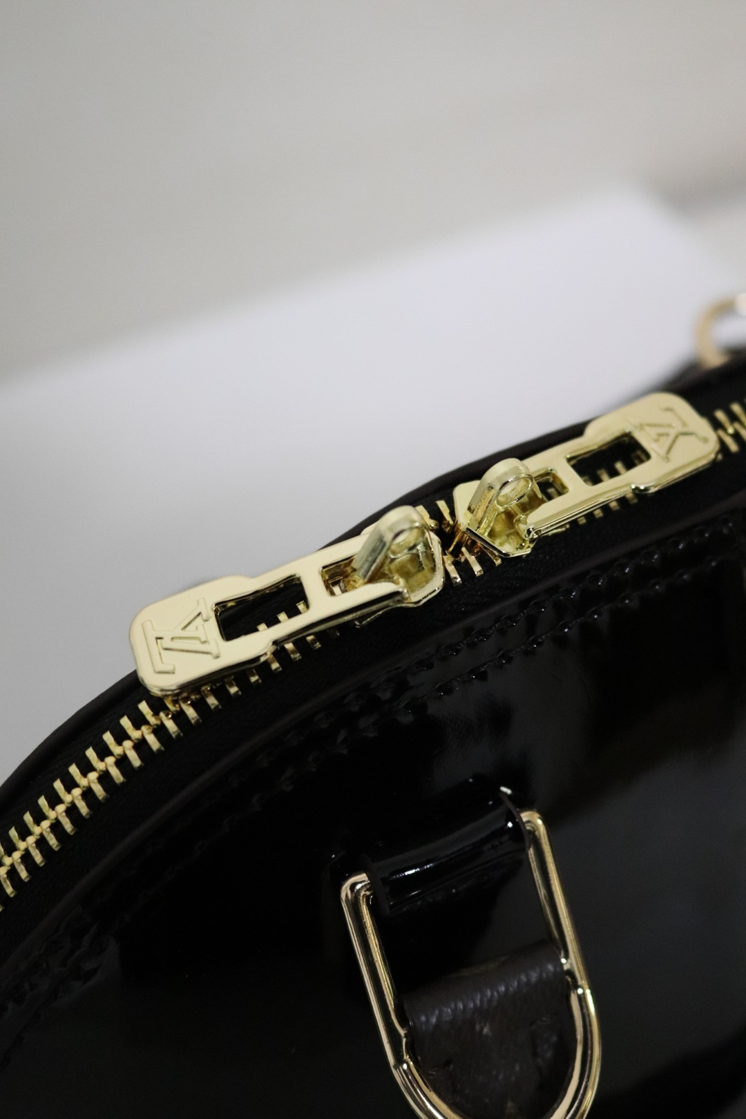 ルイ・ヴィトン アルマ BB ベイシェルバッグ