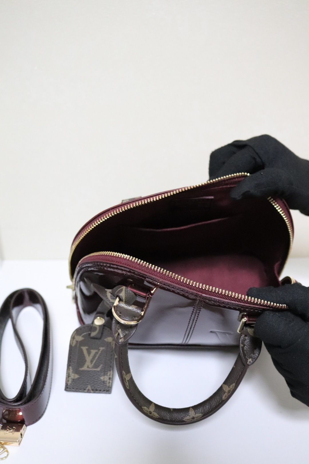 ルイ・ヴィトン Alma BB ベルベットバッグ - クラシックなデザインのモダンバージョン