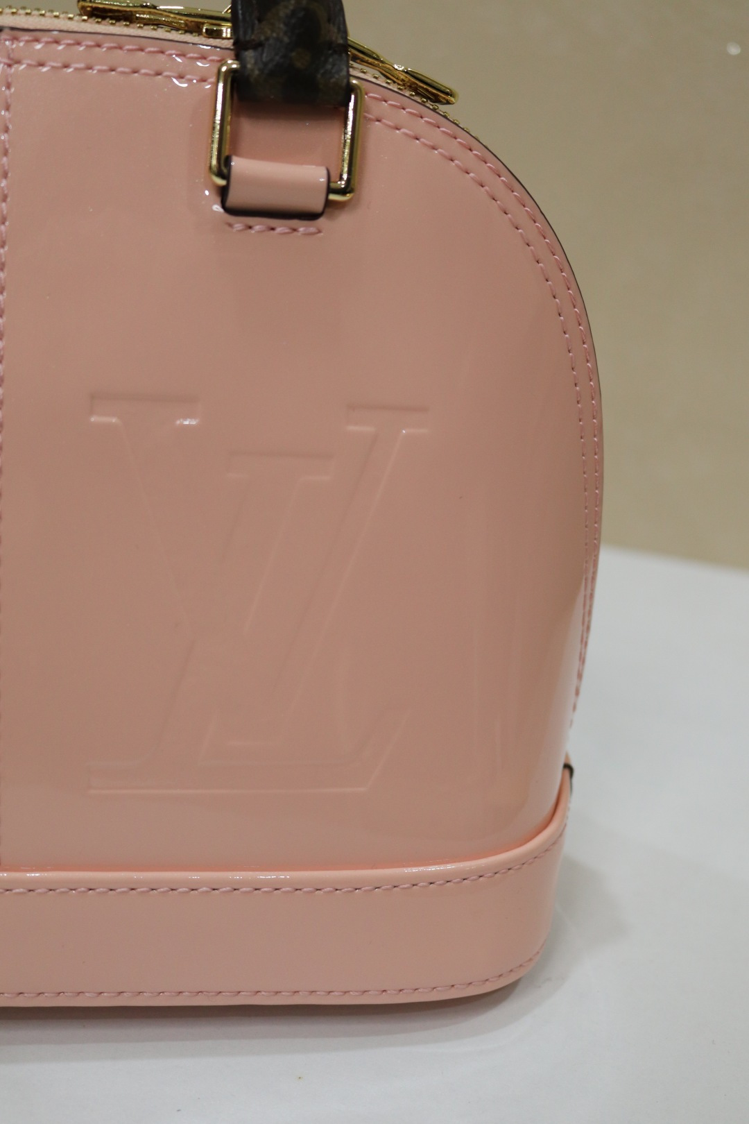 ルイ・ヴィトン Alma BB ベルバケットバッグ