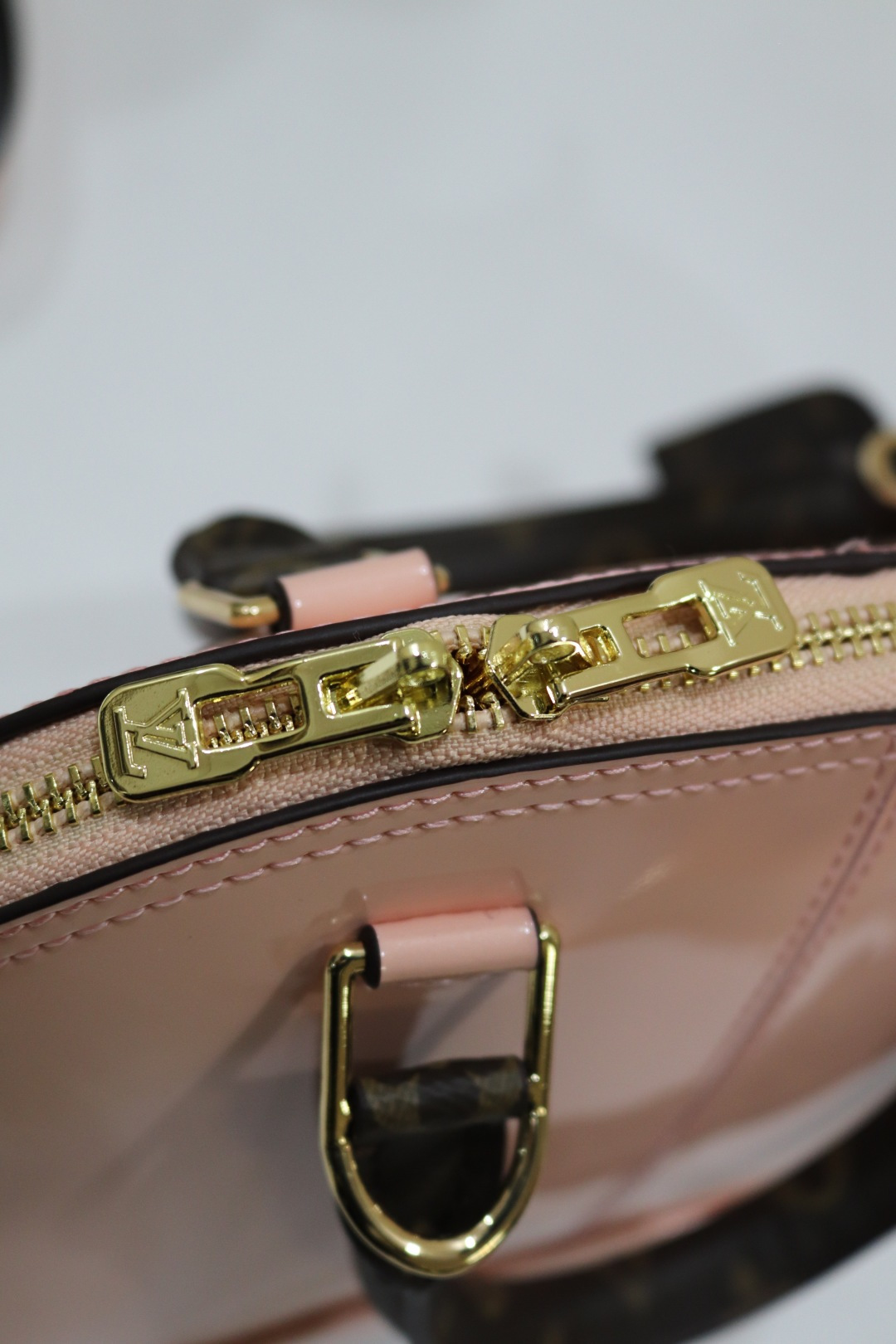 ルイ・ヴィトン Alma BB ベルバケットバッグ