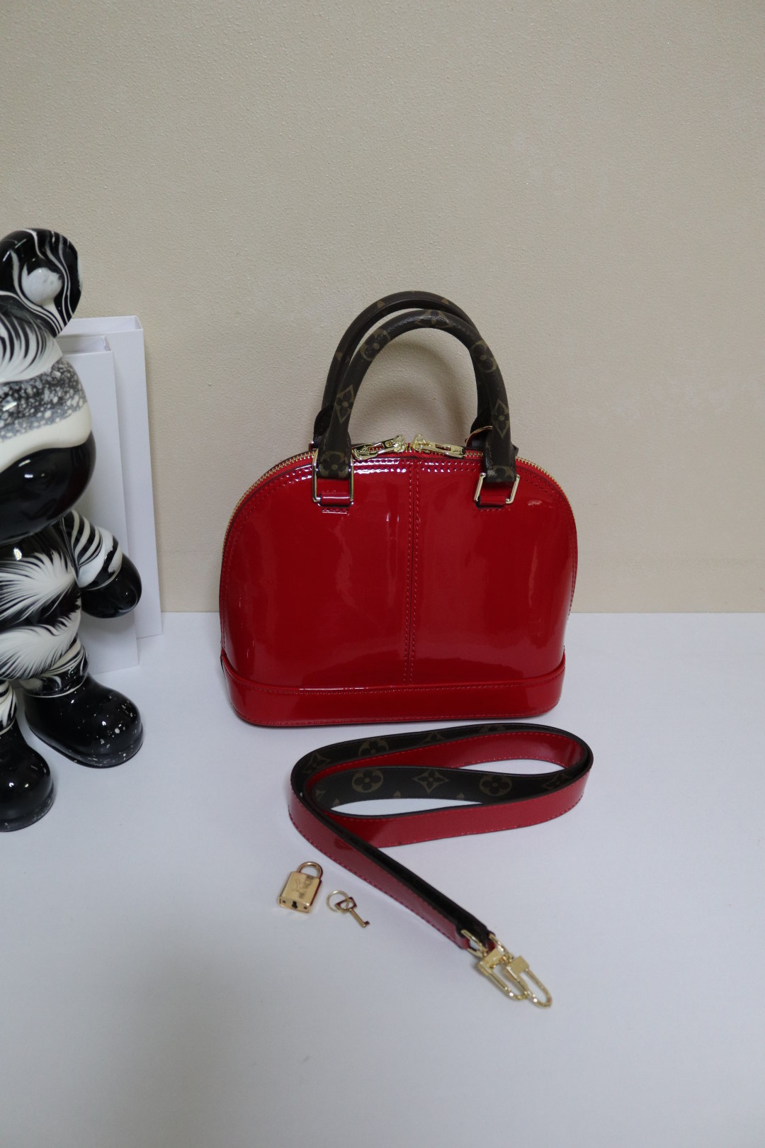 ルイ・ヴィトン Alma BB ベルリュー ショルダーバッグ