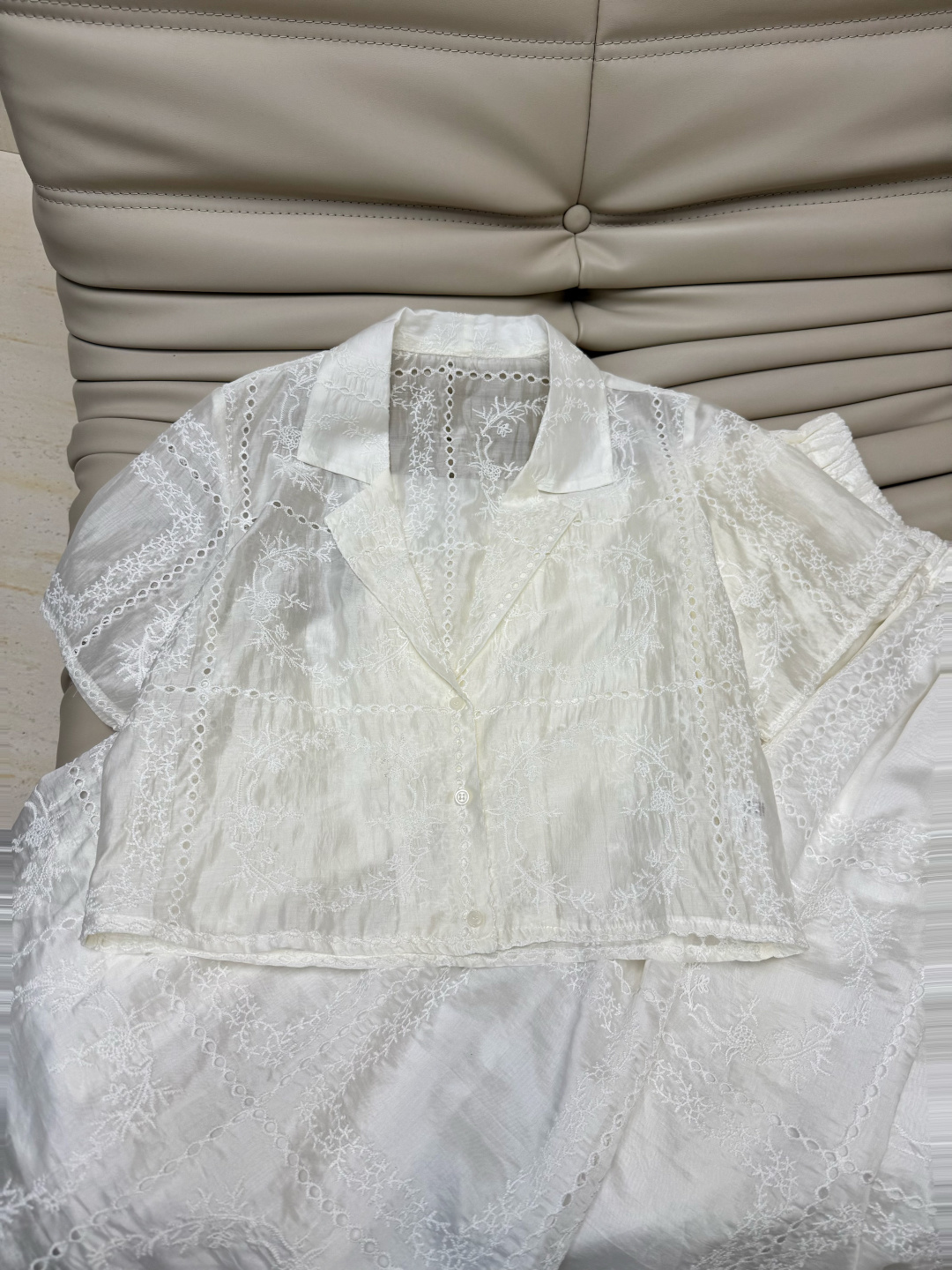 NO:429140,Top skirt highly recommended embroidered elegant lapel short-sleeved top + high-waist skirt suit 2 colors SML, skirts, T-shirt, alexander wang19860909上衣半裙强烈推荐刺绣优雅翻领短袖上衣+高腰半身裙套装 2色 SML,,skirts,T-shirt,alexander wang,Women's clothing