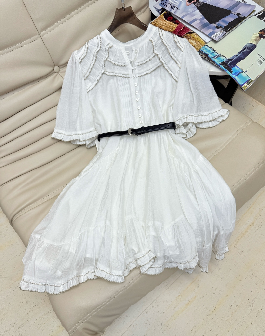 NO:434875,3302025 Early Autumn Heavy Industry Layered Lace Short Skirt with a belt, the upper body is so beautiful!  Irregular hem dress monochrome SML, skirts,alexander wang198609093302025早秋重工层次花边短裙 搭配腰带 上身美到爆！下摆不规则连衣裙 单色 SML,,skirts,alexander wang,Women's clothing