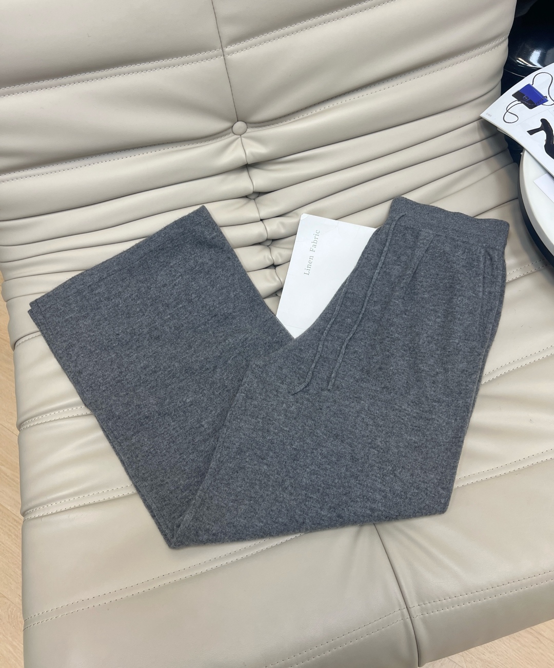 Retro-Chic Wool-Cashmere Blend Women's Set with Custom Zipper Design 9 cmp i1759664462282 926 0 7