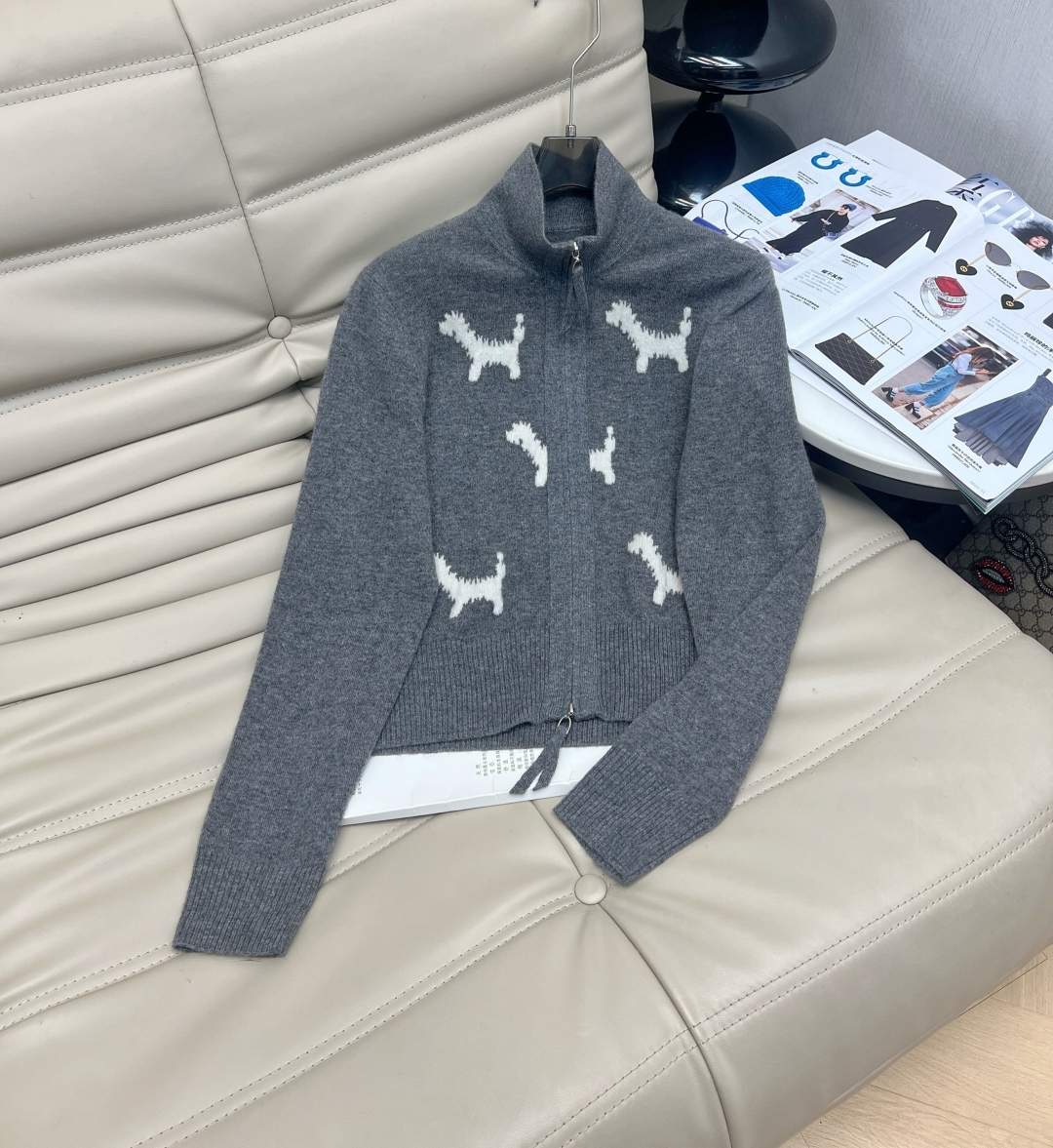Retro-Chic Wool-Cashmere Blend Women's Set with Custom Zipper Design 7 cmp i1759664476557 5007 0 5