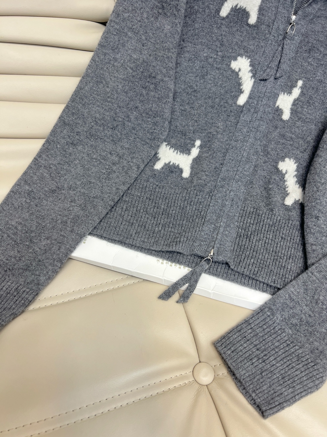 Retro-Chic Wool-Cashmere Blend Women's Set with Custom Zipper Design 5 cmp i1759664477190 7720 0 3
