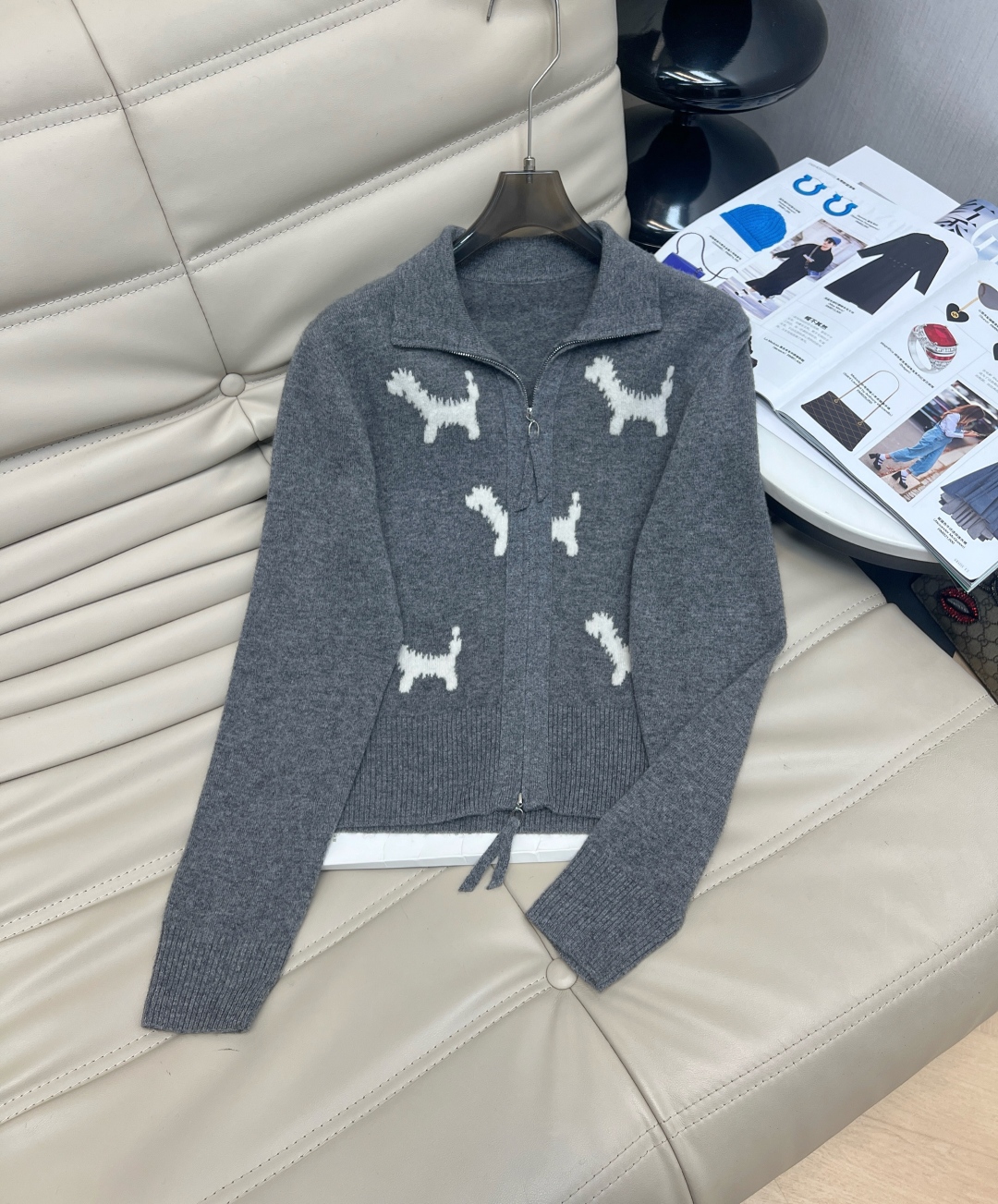 Retro-Chic Wool-Cashmere Blend Women's Set with Custom Zipper Design 3 cmp i1759664628184 6315 0 1