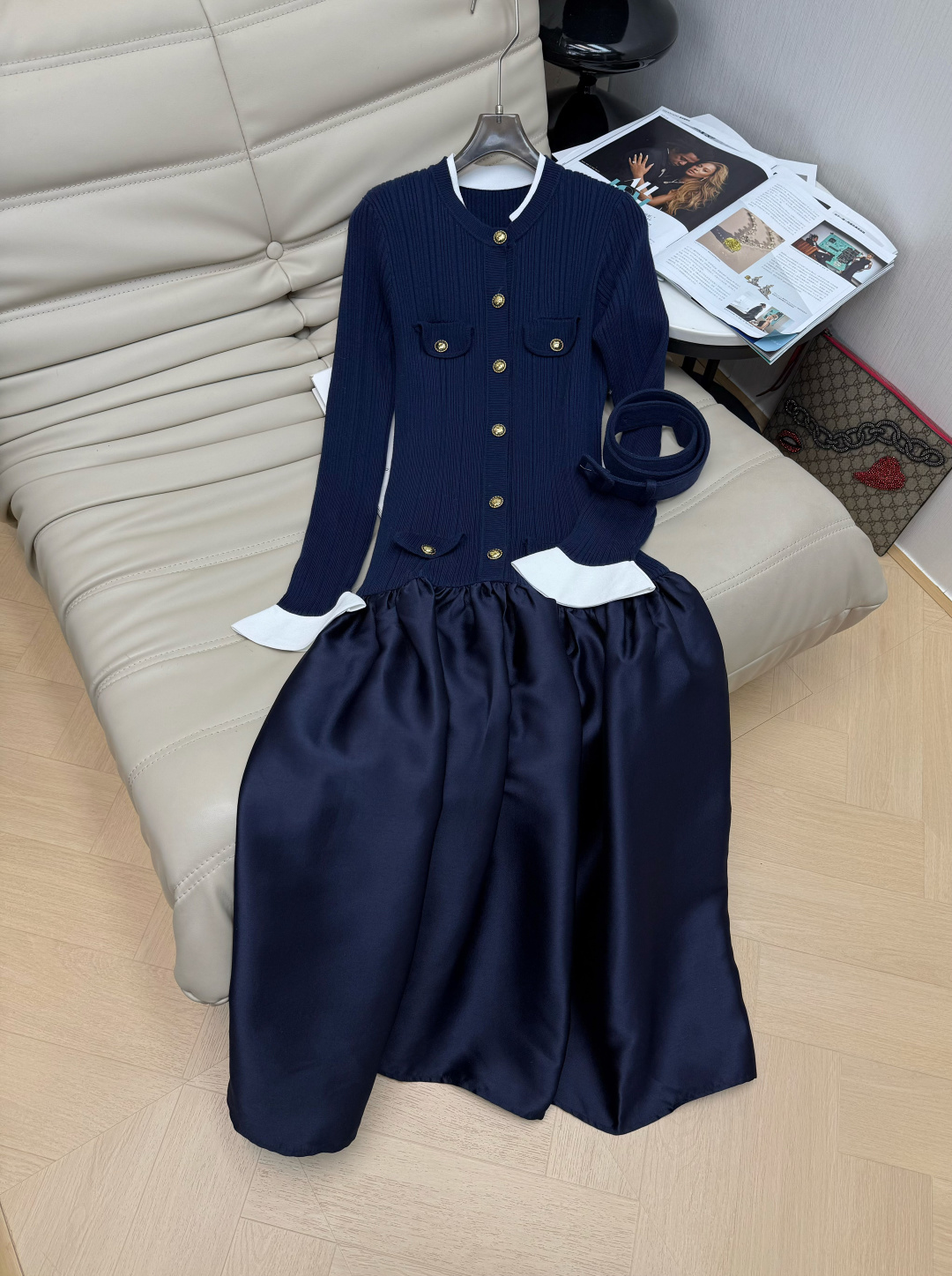 NO:591007,The latest autumn and winter French wool knitted splicing round neck long dress. Bell sleeve design. Belt to look slim and high-end. Full of design. High elasticity. Slim fit on the upper body. Navy blue. Size: SML M, skirts, alexander wang19860909秋冬最新款法式羊毛针织拼接圆领长款连衣裙 喇叭袖设计 配腰带显瘦高级 设计感满满 高弹力 上身修身气质 藏蓝色 码数SML M,,skirts,alexander wang,Women's clothing