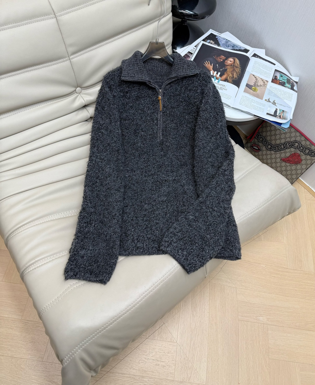 NO:607890,2025 lazy style soft waxy large lapel half-zip pullover mid-length sweater, 100% wool fabric, thickened and warm, simple and advanced, full of sophistication, versatile style, 2 colors SML,,sweaters,alexander wang198609092025慵懒风软糯大翻领半拉链套头中长款毛衣 百分百羊毛面料 加厚保暖 简单高级 精致感十足 百搭款 2色 SML,,sweaters,alexander wang,Women's clothing
