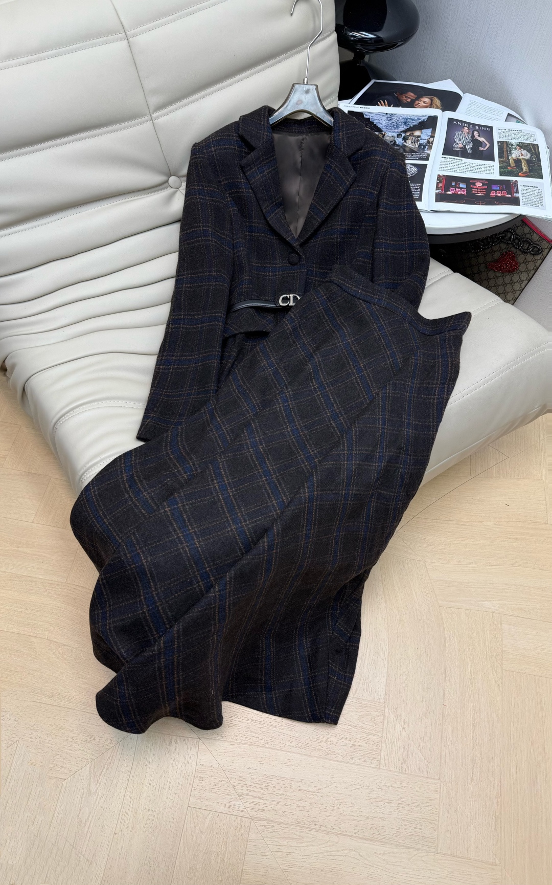 NO:629214,Autumn and winter new high-end wool plaid lapel blazer long skirt suit with CD belt, high-end slimming, French retro Hepburn style, dignified and elegant upper body, ready for sale, highly recommended single color, code number SML,,skirts,jackets & coats,business suit,alexander wang19860909秋冬新款高定羊毛格子翻领西装外套长款半裙套装 配CD腰带高级显瘦 法式复古赫本风 上身端庄优雅大气 现货首发 强烈推荐款单色 码数SML,,skirts,jackets & coats,business suit,alexander wang,Women's clothing