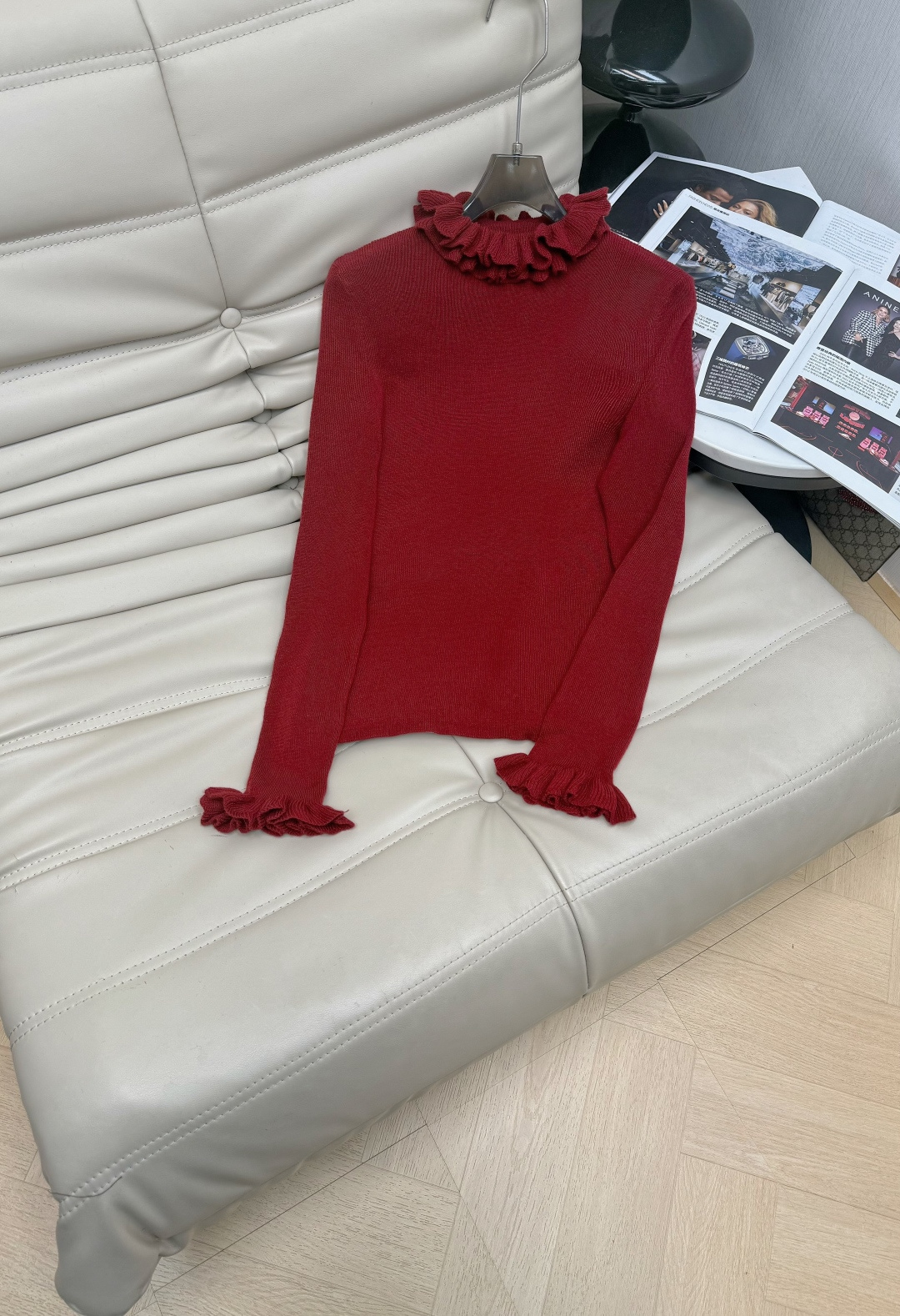 NO:629155,25Ss————The latest ear-hemmed bottoming shirt for autumn and winter is made of 100% fine wool yarn. It has a simple and elegant lazy style. It is durable and has excellent warmth and appearance.  !  Super stretchy and not flattering on your figure. 6 colors ready for sale. sml M,,alexander wang1986090925Ss————秋冬最新款木耳边打底衫百分百精细羊毛纱线面料 简约大气慵懒版型 经久耐穿 保暖度和颜值却都在线～～最实穿百搭的精品 秋冬打底叠穿日常高级！！超大弹力不挑身材 6色现货发售sml M,,alexander wang,Women's clothing