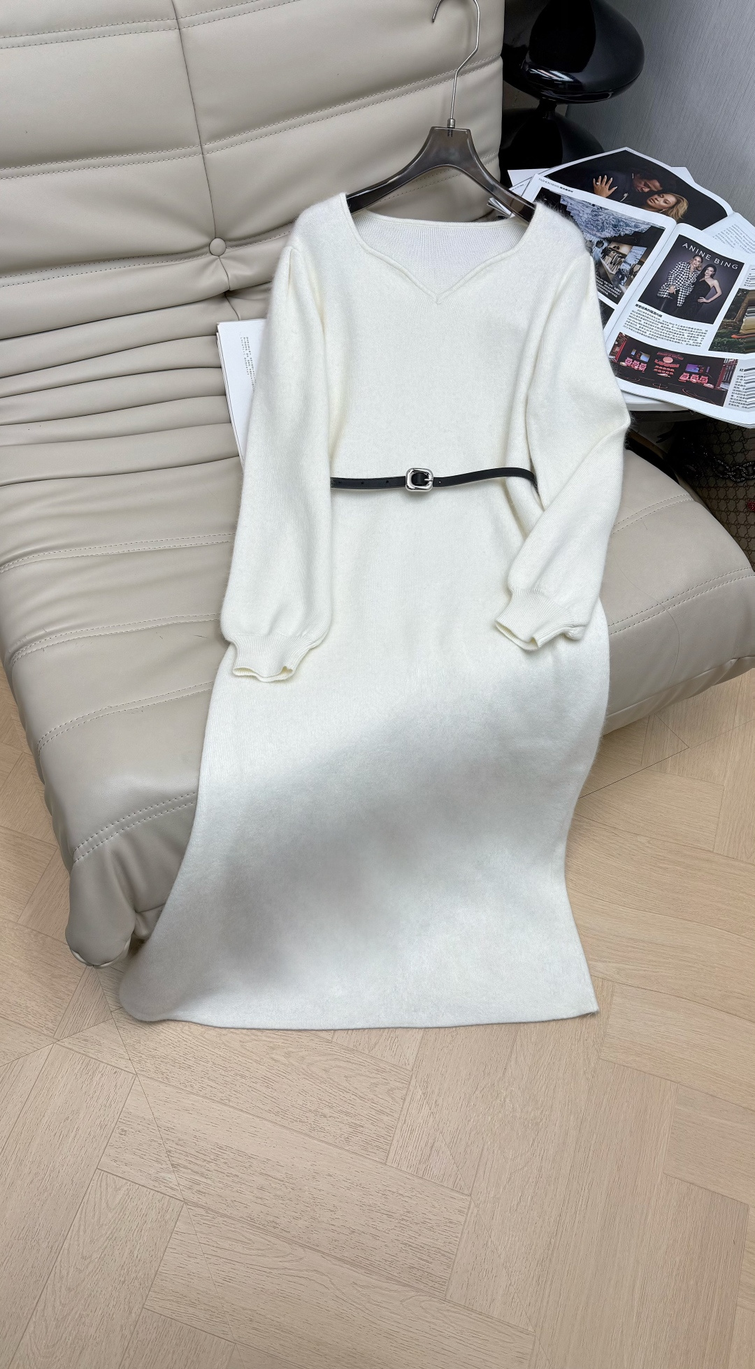 NO:657463,25th new model, small V-neck diamond wool dress, long-sleeved design, exquisite and elegant, looks great when worn alone or layered. Imported wool fabric, soft and warm, with belt, slim and versatile. Three colors SML.M,,skirts,alexander wang1986090925年新款 小V领钻羊毛连衣裙,长袖设计定 精致优雅 单穿叠穿都特别好看进口羊毛面料 柔软保暖,搭配腰带 显瘦百搭.三色SML.M,,skirts,alexander wang,Women's clothing