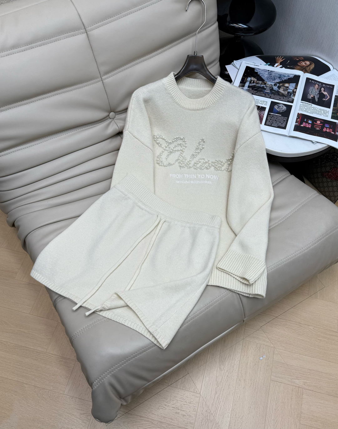 NO:683918,New suit: Lazy round neck heavy beaded loose sweater + high waisted skirt two-piece set. Imported wool yarn fabric. High-end and elegant lazy style. Durable. Warmth and appearance are both online. The most practical and versatile boutique. High-end daily layering in autumn and winter!  !  Super stretchy, not flattering on your figure, 2 colors, SML.M, skirts, sweaters,19860909新款套装 慵懒圆领重工钉珠宽松毛衣+高腰半裙两件套 进口羊毛纱线面料 高级大气慵懒版型 经久耐穿 保暖度和颜值却都在线～～最实穿百搭的精品 秋冬叠穿日常高级！！超大弹力不挑身材 2色码数SML.M,,skirts,sweaters,,Women's clothing