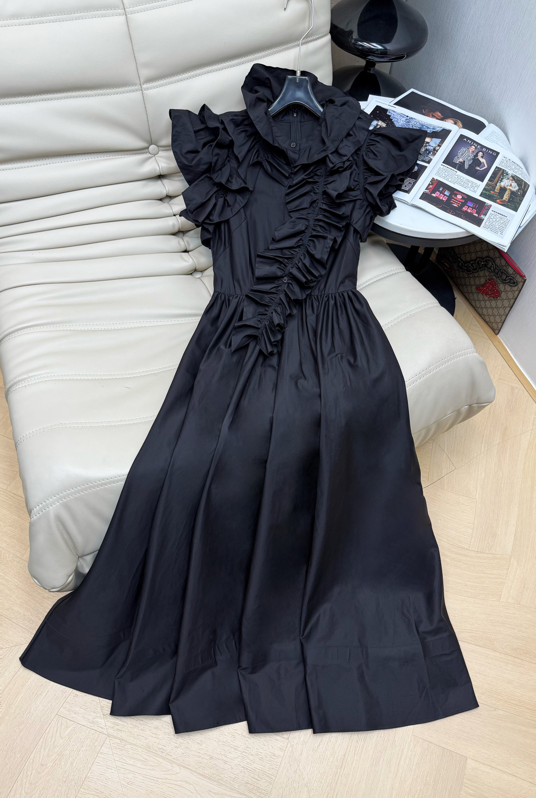 NO:713196,2026 spring and summer black dress, cotton fabric is dry and stylish. The pleats on the chest can be removed and the pleated skirt has a retro girly dark style. The ruffled cuffs and neckline are super layered. The tailoring fits the body shape, is elegant and individual, and can be easily worn in daily life or special occasions. Paired with simple accessories, it looks more advanced!  SMLXL M,,skirts,198609092026春夏黑色连衣裙,棉质面料干爽有型.胸前捏褶可以拆线+百褶裙摆,复古少女暗黑风,荷叶边袖口和领口超有层次感.剪裁贴合身形,优雅又个性,日常或特殊场合都能轻松驾驭,搭配简约配饰更显高级感！SMLXL M,,skirts,,Women's clothing