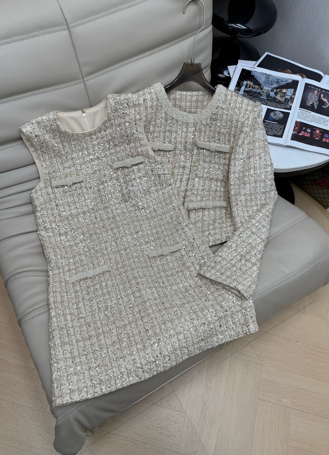 NO:713208,Jacket Dress 26FP Xiaoxiangfeng Thick Flower Sleeveless Dress Classic Thick Flower Material and Delicate Weaving Texture, Full of Elegant Retro Temperament!  Sleeveless design + round neck cut, super refreshing to wear in spring and summer. Decorated pockets and woven details on the front, full of layering, full of French romantic atmosphere ~ It can be easily used for daily commuting, dating, and parties. Pair it with high heels or a small fragrant jacket, and your sense of sophistication will instantly increase!  SML,,high heels,skirts,jackets & coats,19860909外套 连衣裙 26FP小香风粗花无袖连衣裙经典粗花材质细腻编织纹理,优雅复古气质满分！无袖设计+圆领剪裁,春夏穿超清爽.正面装饰口袋和编织细节,层次感十足,法式浪漫氛围拉满～日常通勤、约会、聚会都能轻松驾驭,搭配高跟鞋或小香风外套,精致感瞬间UP！SML,,high heels,skirts,jackets & coats,,Women's clothing