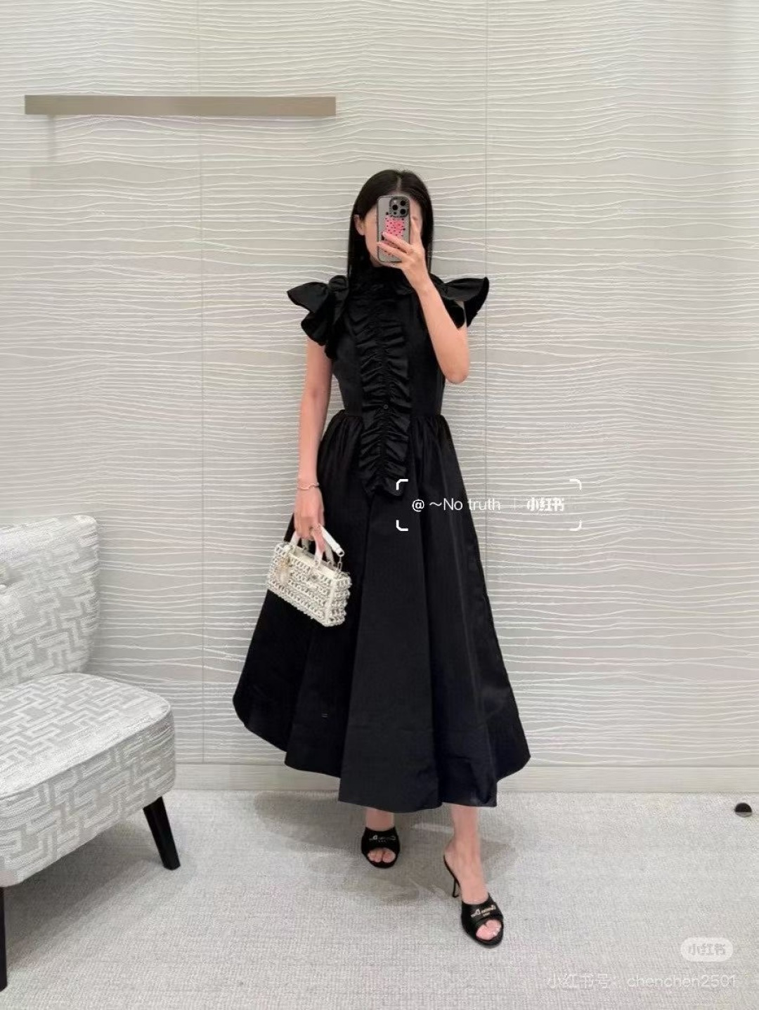 NO:750740,,,19860909,,,Women's clothing