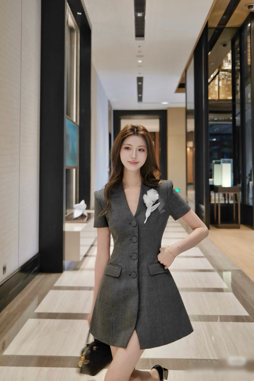 NO:713217,,,19860909,,,Women's clothing