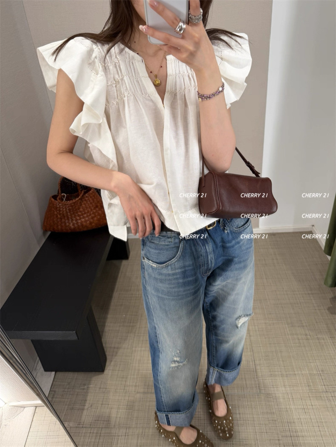 NO:738825,,,19860909,,,Women's clothing