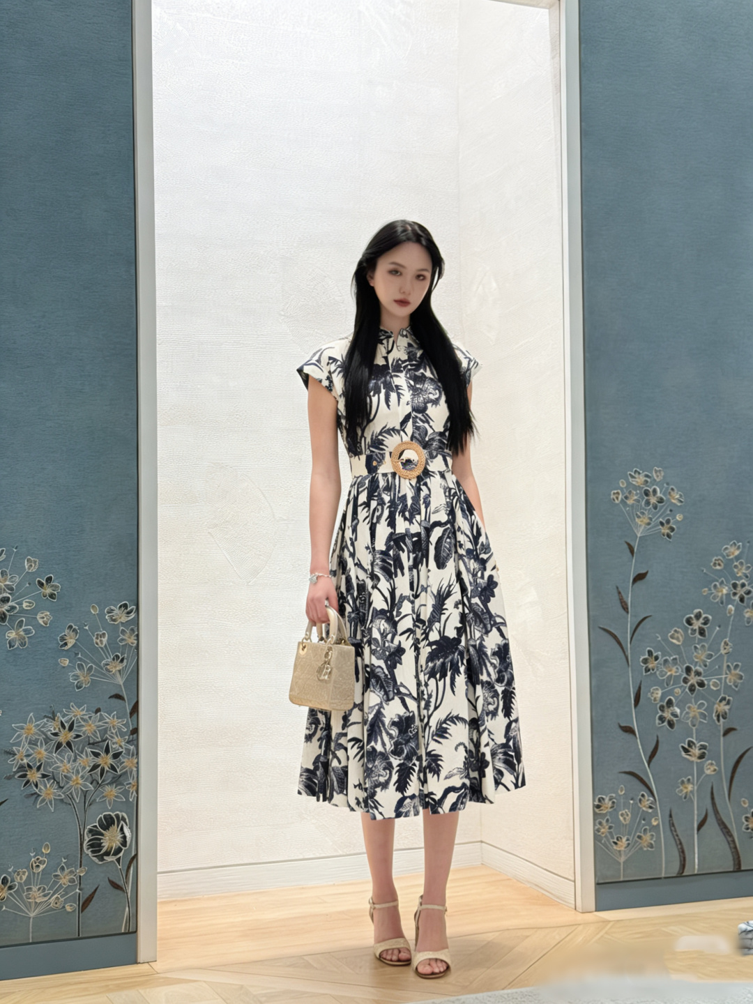 NO:751979,,,19860909,,,Women's clothing