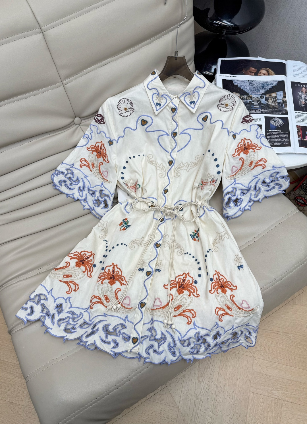 NO:753030,The new 26SSs dress is themed with marine elements, with white base fabric paired with orange octopus, hearts, etc... embellished with blue wavy lines, fresh and childlike. Made of light cotton fabric, super comfortable to wear in spring and summer. Short sleeves + waist tie design, modify the body shape and facilitate movement. It is great for daily travel and vacation photos. Pair it with a straw bag or sandals, and you can easily get a natural style outfit 34-36-38,,sandals,espadrilles,skirts,T-shirt,1986090926SSs新款这款连衣裙以海洋元素为主题,白色底布搭配橙色章鱼、爱心等等…蓝色波浪线条点缀,清新又童趣.轻薄棉质面料,春夏穿超舒服,短袖+收腰系带设计,修饰身形又方便活动.日常出行、度假拍照都很出片,搭配草编包或凉鞋,轻松get自然风穿搭34-36-38,,sandals,espadrilles,skirts,T-shirt,,Women's clothing