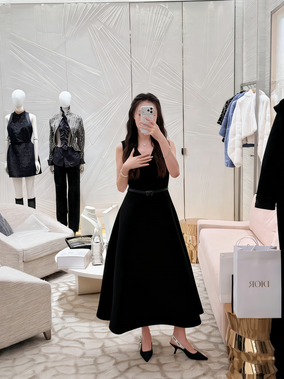 NO:759705,,,19860909,,,Women's clothing