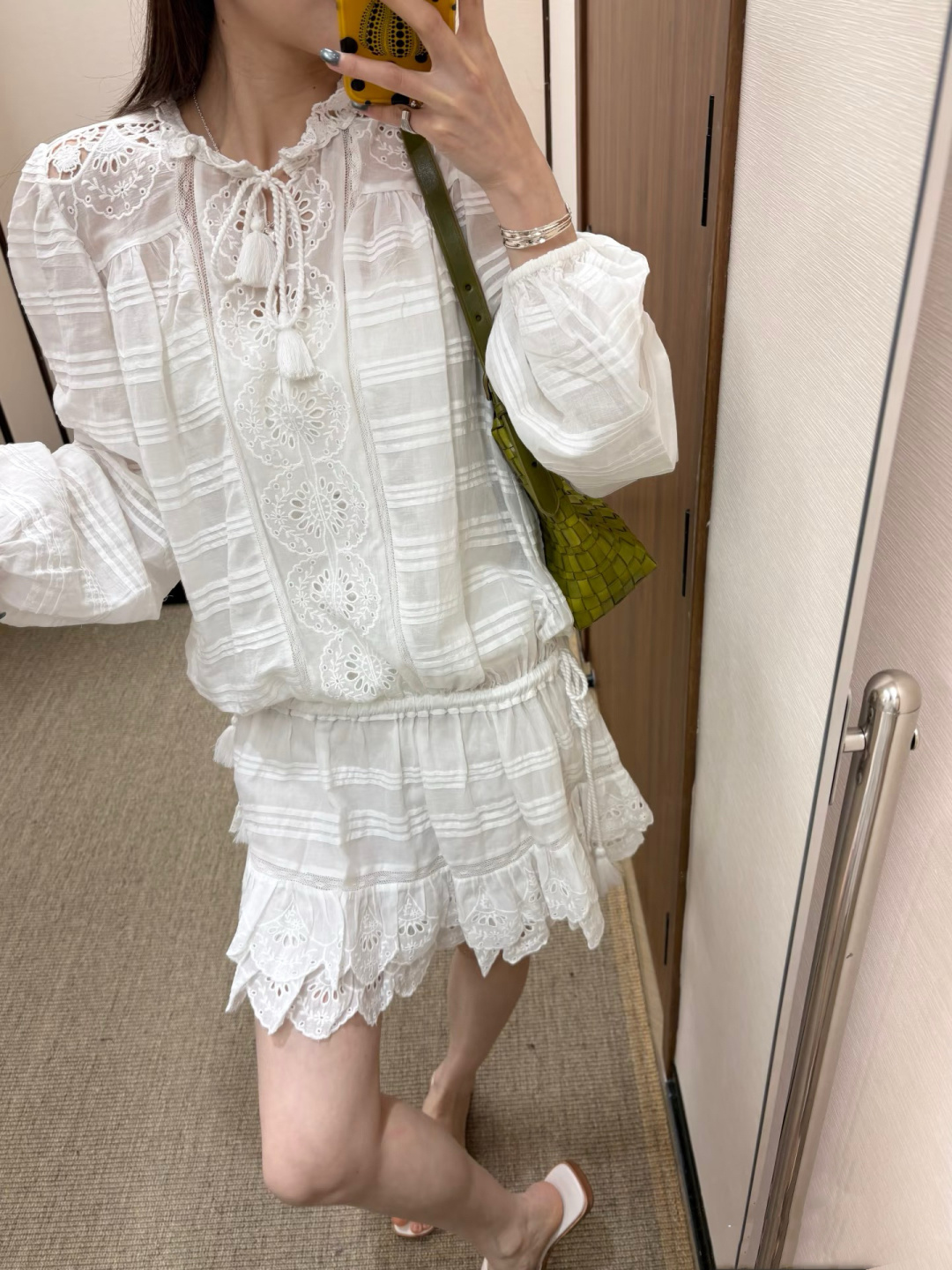 NO:759733,,,19860909,,,Women's clothing