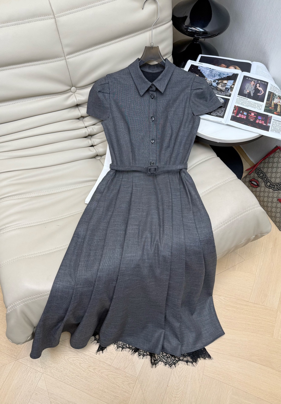 NO:761424,26 new style mid-length short-sleeved waist-cinching dress with lapels ~ Hem spliced ​​with lace lining design. Customized fabric with delicate texture. Waist belt gathered design makes it slimmer and more feminine!  Elegant yet elegant SML,,skirts,T-shirt,1986090926新款 翻领中长款短袖收腰连衣裙～下摆拼接蕾丝里衬设计 定制面料,质感细腻 腰部腰带收褶设计,更为显瘦、女人味十足！优雅不失气质 SML,,skirts,T-shirt,,Women's clothing