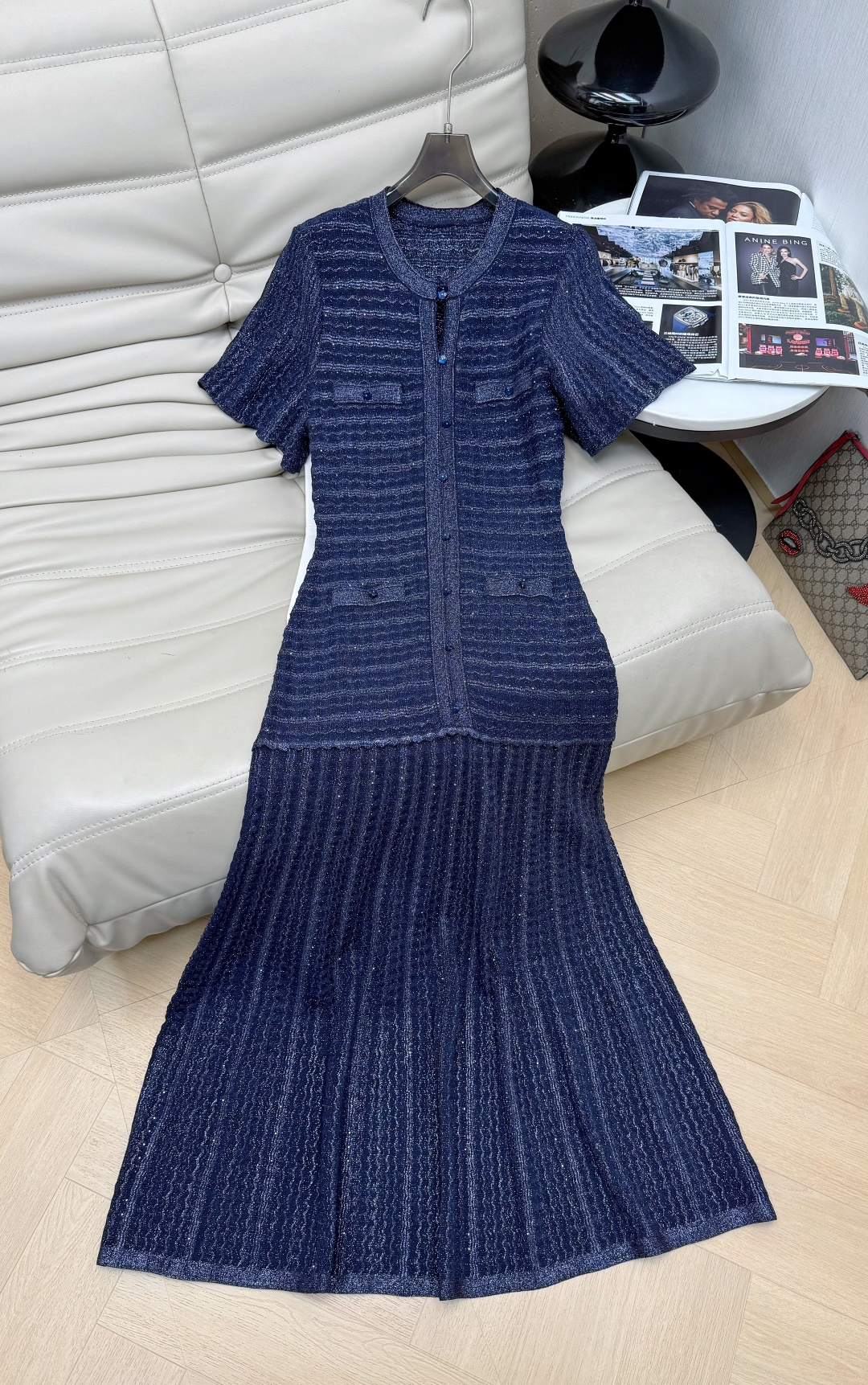 NO:793040,26Ss navy blue hollow knitted dress. French elegance, full of bright silk knitting + hollow design, full of details. The short-sleeved long skirt is cut at the waist, slimming and modifying the figure. The placket button extends to the knee and the first hollow is very careful!  The elegant lady is fashionable and high-end. The slim fit design makes her look slimmer!  SML,,skirts,T-shirt,1986090926Ss藏蓝镂空针织连衣裙 法式优雅气质满满亮丝针织+镂空设计,细节感十足 短袖长裙收腰剪裁,显瘦又修饰身形,门襟纽扣延续到膝盖第一颗镂空超有小心机！气质名媛时髦又高级 修身版型设计显瘦绝绝子！ SML,,skirts,T-shirt,,Women's clothing
