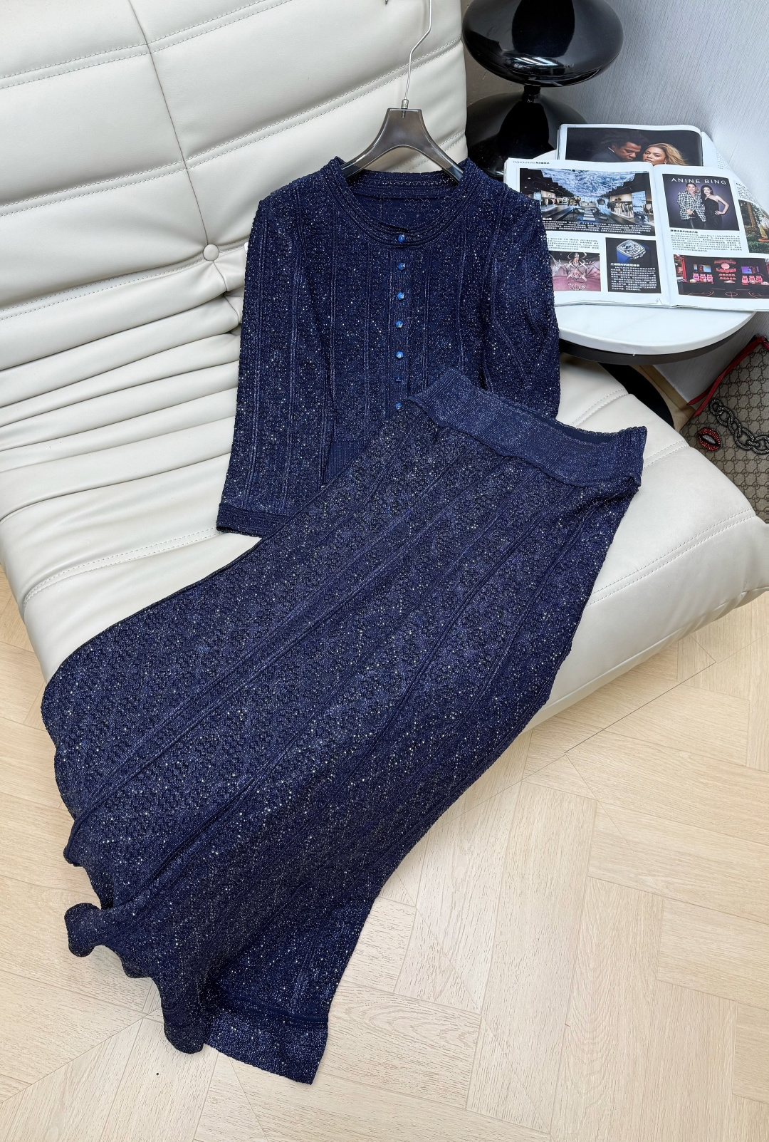 NO:793019,Tops Skirts 26 The latest hollow knitted jacket tops and skirts can be separated into P, the tops are designed with three-quarter sleeves, the skirts are high-waisted and the long skirts are in dark blue tones, and the fine hollow texture is super textured!  The top is slim-fitting and shows off the waistline, and the skirt is elegantly draped, giving it a French-style atmosphere~ The temperament is straight forward for daily commuting!  SML,,skirts,jackets & coats,19860909上衣 半裙 26最新镂空针织外套上衣半裙 可分开P ,上衣七分袖设计 半裙高腰长裙深藏蓝色调,细密镂空纹理超有质感！上衣修身显腰线,裙摆垂坠优雅,法式氛围感拉满～日常通勤 气质直接up！ SML,,skirts,jackets & coats,,Women's clothing