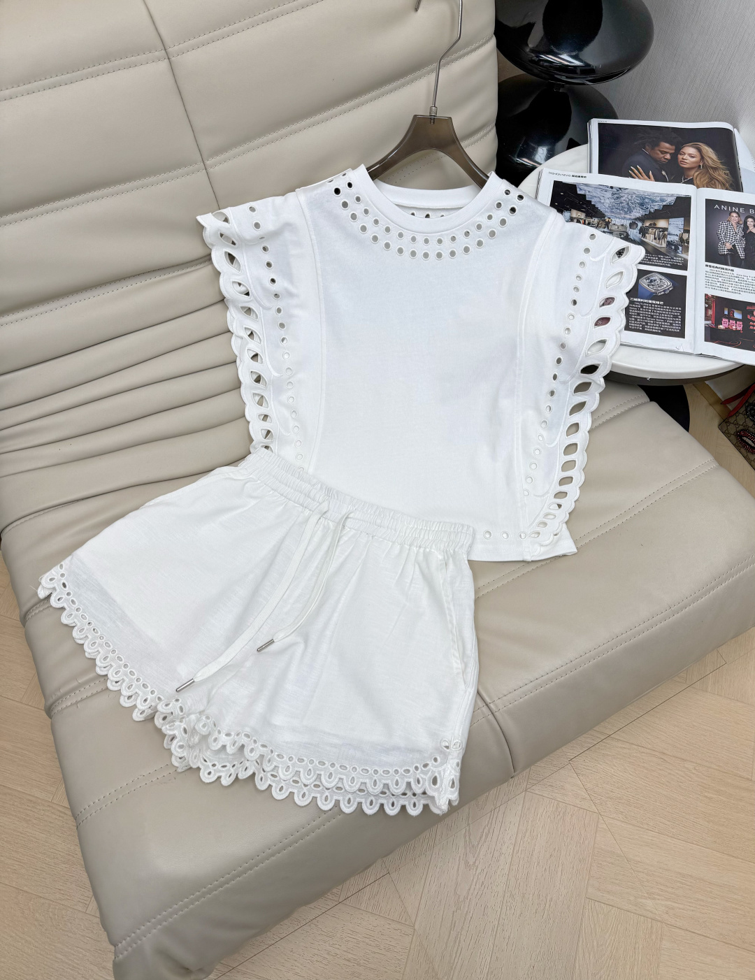 NO:806366,Top Pants 26SSs Hollow Lace Top Pure cotton fabric top with round neck + hollow lace, full of details, shorts with elastic waist + lace hem, fresh and sweet Recommended 34-36-38,,shorts,19860909上衣 裤子 26SSs镂空花边上衣 纯棉面料上衣圆领+镂空花边,细节感满满,短裤松紧腰+花边下摆,清新又甜美 推荐34-36-38,,shorts,,Women's clothing