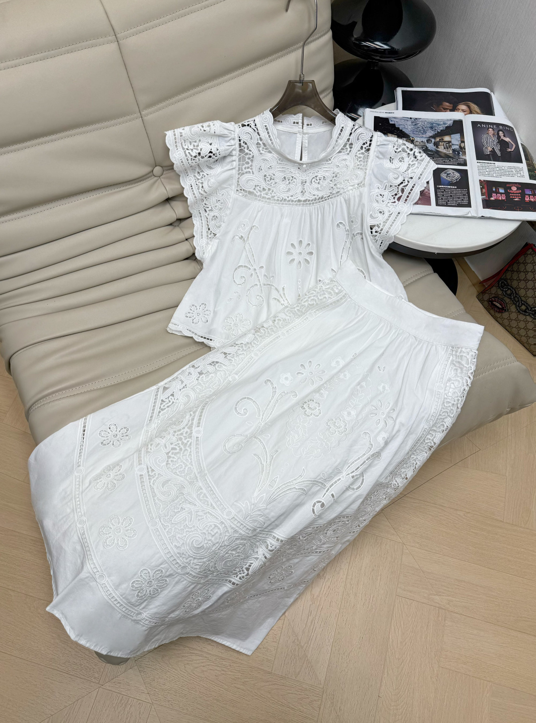 NO:796364,The embroidered top and pants design, the embroidered top and skirt are made of pure cotton fabric, with exquisite floral embroidery, fresh and elegant. Short sleeves + ruffle design, full of feminine temperament. The skirt is loose and ankle-length. The embroidery details are rich and full of craftsmanship. It looks great with a straw hat or woven bag. Recommended 34-36-38,,skirts,T-shirt,hats,19860909上衣裤子设计刺绣上衣刺绣半裙采用纯棉面料 搭配精致花卉刺绣,清新雅 短袖+荷叶边设计,柔美气质满分 裙摆宽松及踝 刺绣细节丰富,工艺感十足,搭配草帽或编织包都超级好看 推荐 34-36-38,,skirts,T-shirt,hats,,Women's clothing
