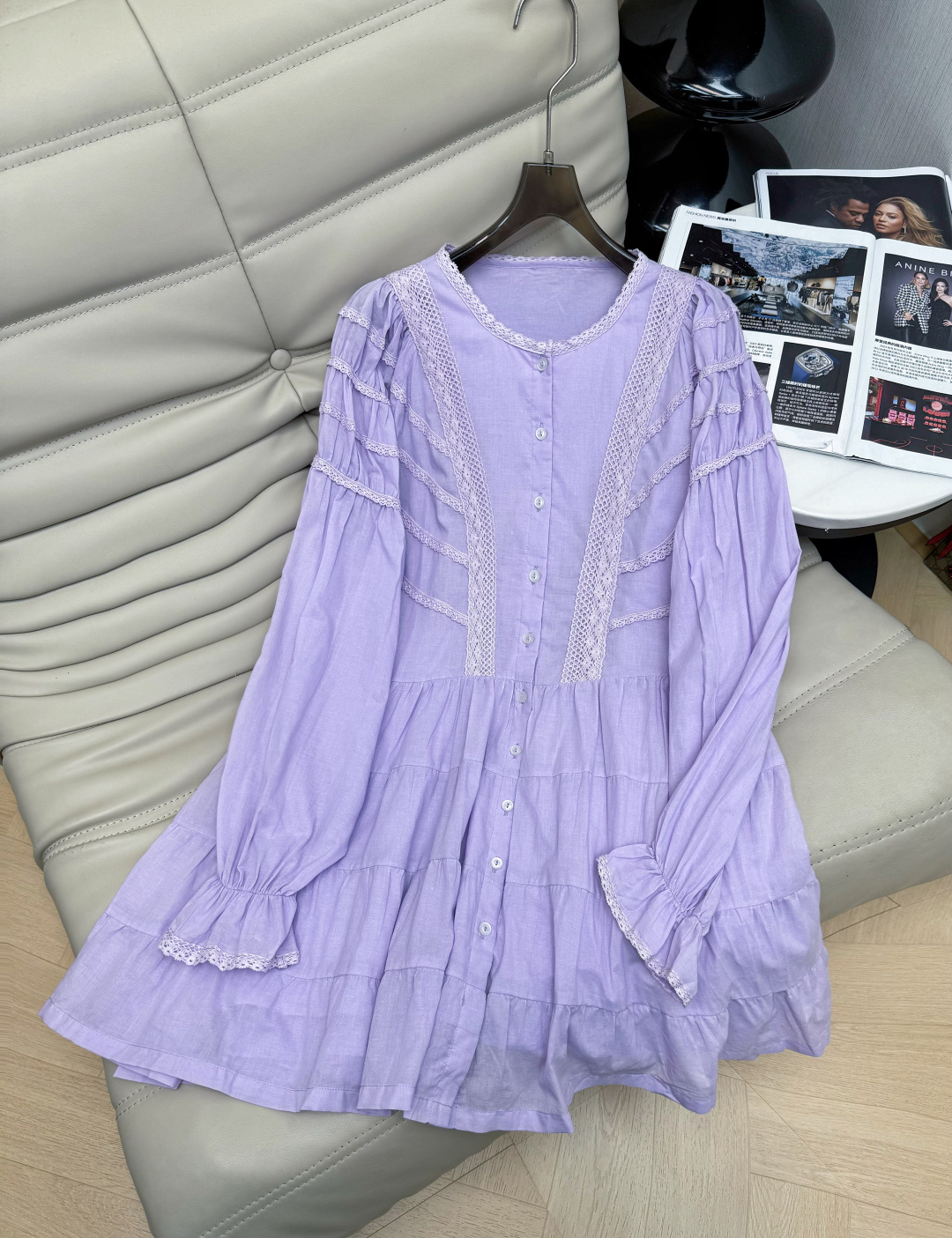 NO:796988,26 spring and summer series white cotton shirt dress, made of pure cotton fabric, soft and breathable, French simple style, placket lace splicing + ruffled cuffs, full of retro elegance. Loose version, strong tolerance, beautiful to wear alone or with a jacket, full of French relaxed atmosphere 34-36-38,,skirts,jackets & coats,shirts,1986090926春夏系列白色棉质衬衫连衣裙,采用纯棉面料柔软透气 法式简约风,门襟蕾丝拼接+荷叶边袖口,复古优雅感满满.宽松版型,包容性强,单穿或搭配外套都很美,法式松弛氛围感拉满 34-36-38,,skirts,jackets & coats,shirts,,Women's clothing