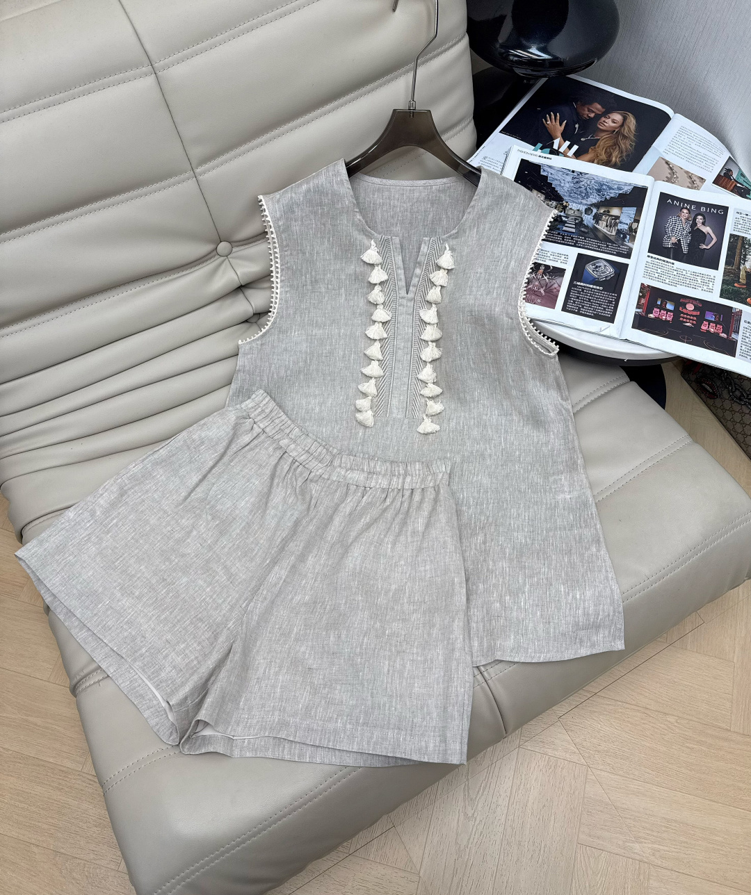 NO:800960,26 The latest sleeveless V-neck + handmade tassel lace, full of details, elastic waist design of shorts, easy to put on and take off, overall simple and design sense. Versatile, suitable for daily outings, vacations, and beach photos, can be worn as a set or alone. Three-color single color, shorts,1986090926最新款无袖V领+手工流苏花边,细节满满,短裤松紧腰设计,穿脱方便,整体简约又有设计感.百搭,日常出街、度假、海边拍照都很适合,成套穿或单独搭配都可以 单色三码,,shorts,,Women's clothing