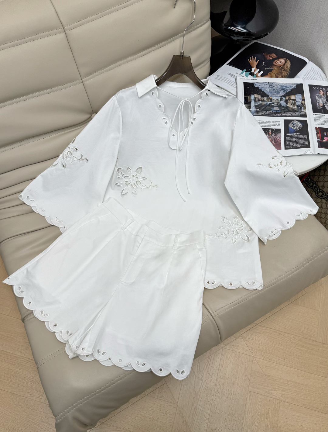 NO:808586,Tops and pants 26Ss new white hollow embroidery + shorts from the same series, heavy embroidery details are super exquisite!  The collared shirt has a lace-up design, with hollow embroidery on the cuffs and hem. Pure cotton, light and breathable fabric. Comfortable and stylish. A must-have for summer. Recommend SML, shorts, shirts,19860909上衣裤子 26Ss新款白色镂空刺绣+同系列短裤 重工刺绣细节超精致！领子衬衫系带设计,袖口和下摆都有镂空刺绣 纯棉轻薄透气面料 舒适又有设计感 夏日必备 推荐SML,,shorts,shirts,,Women's clothing