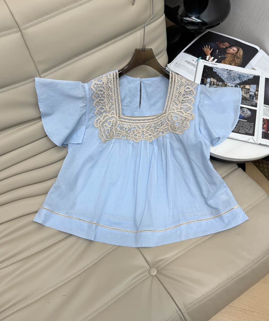 NO:838063,Spring and summer 26 new square neck embroidered top, light blue French retro style, hollow lace + exquisite embroidery, full of romantic and elegant temperament. Lightweight woven cotton material, breathable and comfortable, perfect for spring and summer!  The square neck design modifies the neck line, short sleeves and loose fit, which can be easily worn in daily life or vacation. Paired with a white long skirt or simple bottoms, it is fresh and natural. SML, skirts, T-shirt,19860909春夏26新款方领刺绣上衣 淡蓝色法式复古风,镂空蕾丝+精致刺绣,浪漫优雅气质满分.轻薄梭织棉材质,透气舒适,春夏穿超合适！方领设计修饰颈部线条,短袖+宽松版型,日常或度假都能轻松驾驭.搭配白色长裙或简约下装,清新自然 SML,,skirts,T-shirt,,Women's clothing