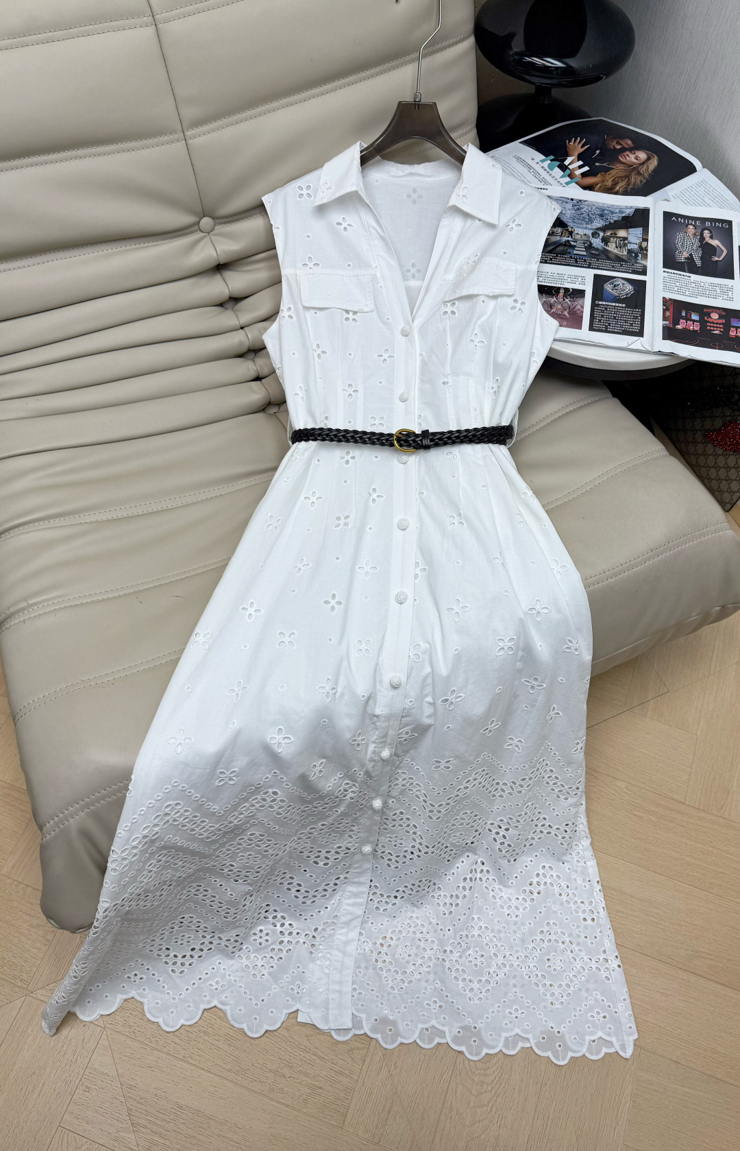NO:843652,The popular 26Ss white dress is designed with hollow embroidery and the cotton fabric is light and breathable, making it super comfortable to wear in spring and summer!  The sleeveless shirt-style lapel + black woven belt modifies the waistline and enhances the sense of hierarchy. It fills the French romantic atmosphere ~ Pair it with a straw bag or sandals, fresh and natural, and easily get an elegant summer look!  SML,,sandals,espadrilles,skirts,shirts,19860909爆款26Ss白色连衣裙采用镂空刺绣设计,棉质面料轻盈透气,春夏穿超舒服！无袖衬衫式翻领+黑色编织腰带,修饰腰线又提升层次感 法式浪漫氛围感拉满～搭配草编包或凉鞋,清新自然,轻松get夏日优雅look！SML,,sandals,espadrilles,skirts,shirts,,Women's clothing