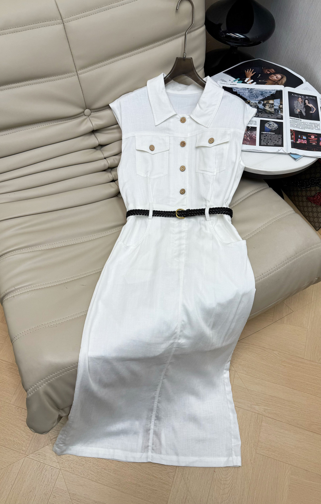 NO:857729,26Ss new white linen shirt dress, simple lapel + small sleeve design, metal button embellishment, full of details. Waist cut + black leather hand-woven belt, easily outlines the body curve, and the back slit of the skirt is more flexible. The linen material is breathable and comfortable, super refreshing to wear in summer!  The sense of temperament and atmosphere is directly filled ~ SML,,skirts,shirts,1986090926Ss新款白色亚麻衬衫连衣裙,简约翻领+小包袖设计,金属纽扣点缀,细节感满满 收腰剪裁+黑色真皮手工编织腰带,轻松勾勒身材曲线,裙摆后开叉更显灵动.亚麻材质透气舒适,夏天穿超清爽！气质氛围感直接拉满～ SML,,skirts,shirts,,Women's clothing