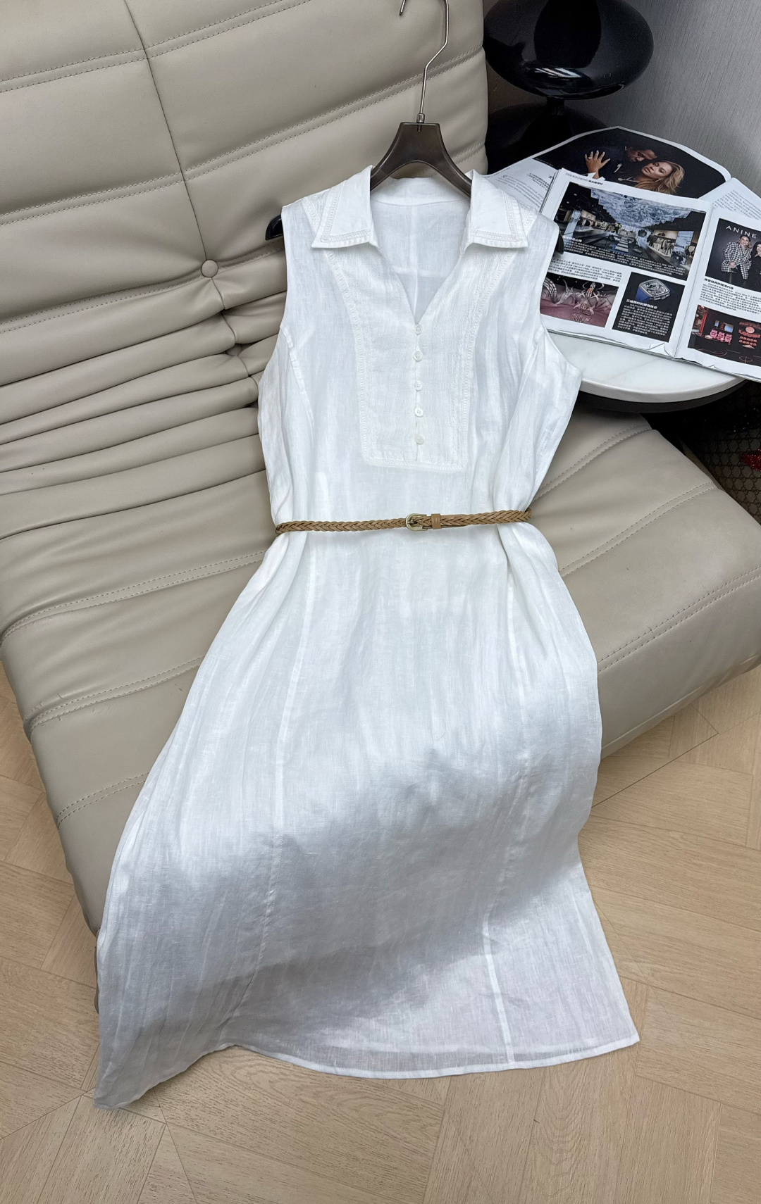 NO:845019,26Ss new linen dress is made of linen material, breathable and moisture-absorbent, super comfortable to wear in summer!  Sleeveless + lapel design, simple and elegant, adjustable belt, easily outlines the waistline, loose and natural skirt, full of elegant feeling when walking. Linen has its own texture, which becomes softer as you wear it. It can be easily used for commuting, vacation and daily life. It looks great with straw bags or sandals~ Two-color SML, sandals, espadrilles, skirts,1986090926Ss新款亚麻连衣裙采用亚麻材质,透气吸湿,夏天穿超舒服！无袖+翻领设计,简约大方,腰带可调节,轻松勾勒腰线,裙摆宽松自然,走路飘逸感满分.亚麻自带肌理感,越穿越柔软,通勤、度假、日常都能轻松驾驭,搭配草编包或凉鞋都超好看～两色SML,,sandals,espadrilles,skirts,,Women's clothing