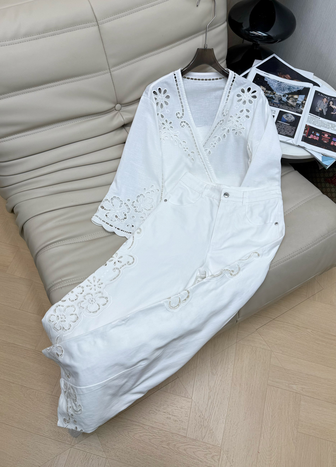NO:856086,Tops and pants 2026Ss hollow shirt + flower hollow pants of the same color are light and breathable, super comfortable to wear in summer!  V-neck + wrap-style strap design, the set looks great and has a perfect French lazy atmosphere. The hollow embroidery details are exquisite, and the slit bell sleeves at the cuffs are elegant and smart~ It is a must-have and versatile item in the summer wardrobe!  ,,shirts,19860909上衣 裤子 2026Ss镂空衬衫+同色系花朵镂空裤子轻盈透气,夏天穿超舒服！V领+围裹式绑带设计,一套搭配超好看 法式慵懒氛围感满分.镂空刺绣细节精致,袖口开叉喇叭袖,优雅又灵动~是夏日衣橱必备百搭单品！,,shirts,,Women's clothing