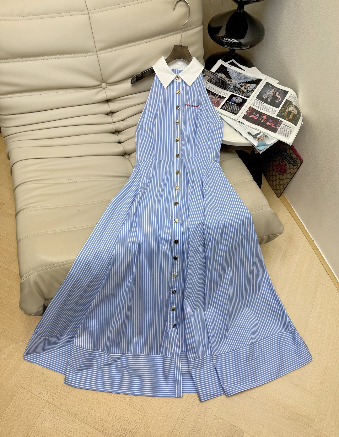 NO:862604,2026Ss series Liu Shishi's same style dress, blue and white stripes, full of French fresh college style, high-quality cotton fabric, soft and breathable, super comfortable to wear in spring and summer. Waist + A-line skirt, slimming and modifying body proportions, metal buckle details enhance texture. It can be easily controlled for daily commuting, dating, and vacation, elegant and relaxed, easy to get the same style as celebrities. SML,,skirts,198609092026Ss系列刘诗诗同款连衣裙,蓝白条纹 法式清新学院风满满 高品质棉质面料,柔软透气,春夏穿超舒服.收腰+A字裙摆,显瘦又修饰身材比例,金属扣细节提升质感.日常通勤、约会、度假都能轻松驾驭,优雅又松弛,轻松get明星同款气质.SML,,skirts,,Women's clothing