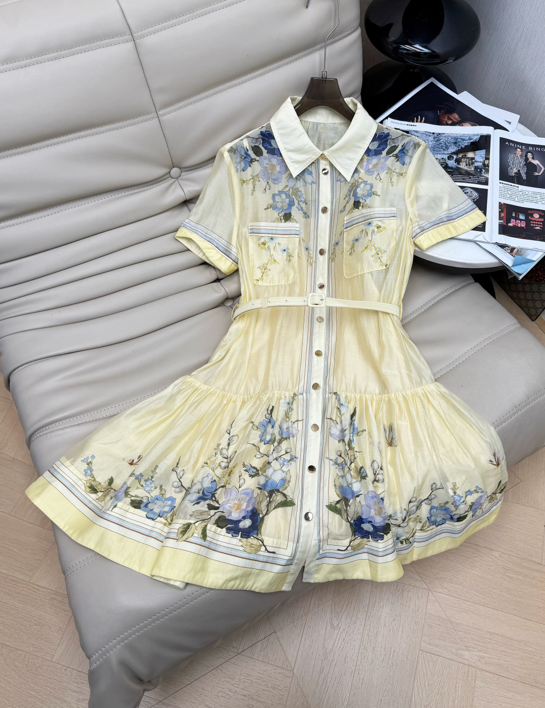 NO:862614,2026 spring and summer cream yellow floral shirt dress, (with suspenders) light and breathable fabric, perfect for summer!  Lapel + short sleeve design, waist cut to show off your figure, blue and purple floral prints are fresh and elegant, and the skirt is full of layers. The lining design is not afraid of light penetration, making it easy to control for commuting, vacationing, and dating. It has a French pastoral style, is romantic and practical, and is a must-have and versatile item for your summer wardrobe!  SML,,skirts,shirts,T-shirt,198609092026春夏奶黄色花卉衬衫裙,(配吊带)轻盈透气面料 超适合夏天！翻领+短袖设计,收腰剪裁显身材,蓝紫花卉印花清新优雅,裙摆层次感满满.内衬设计不怕透光,通勤、度假、约会都能轻松驾驭,法式田园风,浪漫又实用,是夏日衣橱必备百搭单品！ SML,,skirts,shirts,T-shirt,,Women's clothing