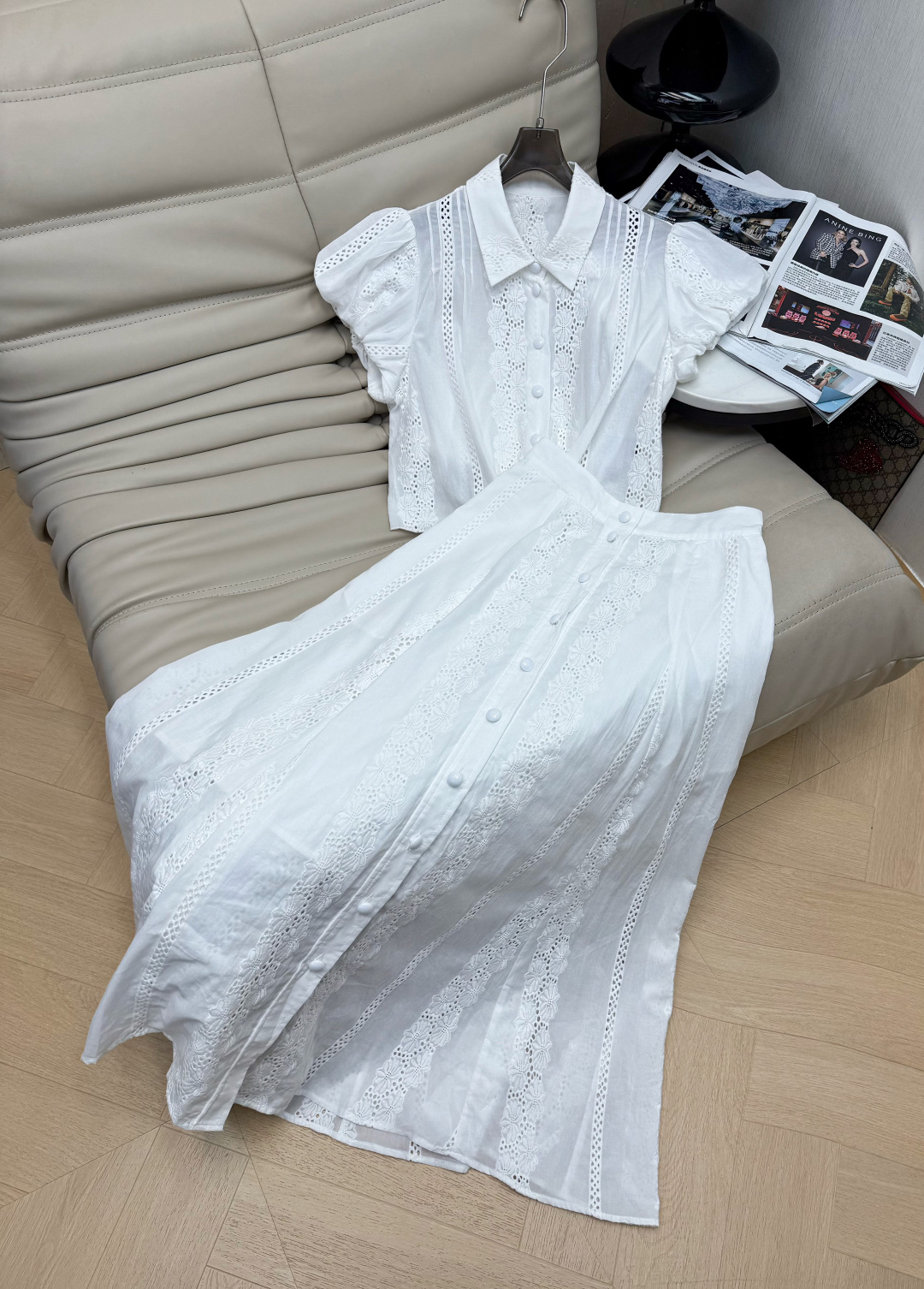 NO:862624,Tops and skirts 2026 spring and summer new ivory white hollow embroidery suit, short-sleeved top + high-waisted skirt, cotton fabric is light and breathable, geometric hollow embroidery is super detailed. The skirt modifies the waistline; the large skirt of the skirt drapes naturally, walking elegantly and smart ~ elegant and practical. Recommend SML top MB00, skirt MB40, skirts, T-shirt,19860909上衣 半裙 2026春夏新款象牙白镂空刺绣套装,短袖上衣+高腰半裙,棉质面料轻盈透气,几何镂空刺绣超有细节感 半裙修饰腰线；半裙大裙摆自然垂坠,走路飘逸灵动～优雅又实用推荐SML上衣MB00 半裙MB40,,skirts,T-shirt,,Women's clothing