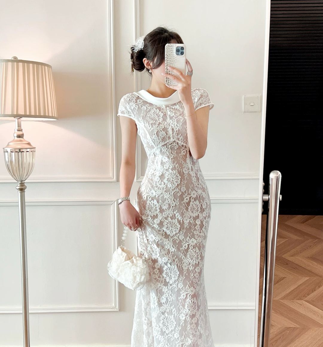 NO:875349,The 2026 new white moonlight lace skirt is made of high-definition water-soluble lace + three-dimensional flower embroidery, with ultra-exquisite details. The fishtail cut outlines the curves, the Hepburn-style lapel is retro and elegant, and the short-sleeved design is suitable for formal occasions such as engagements, certificates, dinners, etc. Lined with double-layer mesh, it is comfortable and opaque, full of French nobility, and is a must-have for elegant ladies. SMLXL, skirts, T-shirt,198609092026新款白月光蕾丝裙,采用高定水溶蕾丝+立体花卉刺绣,细节超精致.鱼尾剪裁勾勒曲线,赫本式翻领复古优雅,短袖设计适合订婚、领证、晚宴等正式场合.内衬双层网纱,舒适不透光,法式贵气感满满,是气质女主必入款 SMLXL,,skirts,T-shirt,,Women's clothing