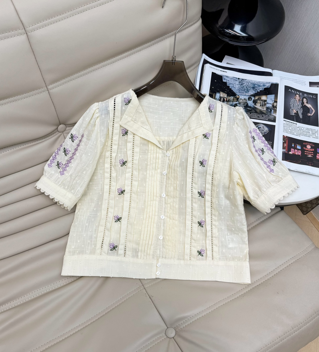 NO:884125,The top that has been popular for 26 years is light and breathable and has a vertical striped texture on the surface. It is super comfortable to wear in summer!  Purple flower embroidery, lace design on the cuffs and hem, retro and sweet. Lapel + white buttons, easy to put on and take off, suitable for daily commuting and leisure. Paired with high-waisted pants or skirts, it feels fresh and elegant~ 34-36-38,,skirts,1986090926年爆款上衣轻薄透气表面有竖条纹肌理,夏天穿超舒服！紫色小花刺绣,袖口和下摆花边设计,复古又甜美.翻领+白色纽扣,穿脱方便,日常通勤、休闲都能轻松驾驭,搭配高腰裤或半身裙,清新优雅感满分～ 34-36-38,,skirts,,Women's clothing
