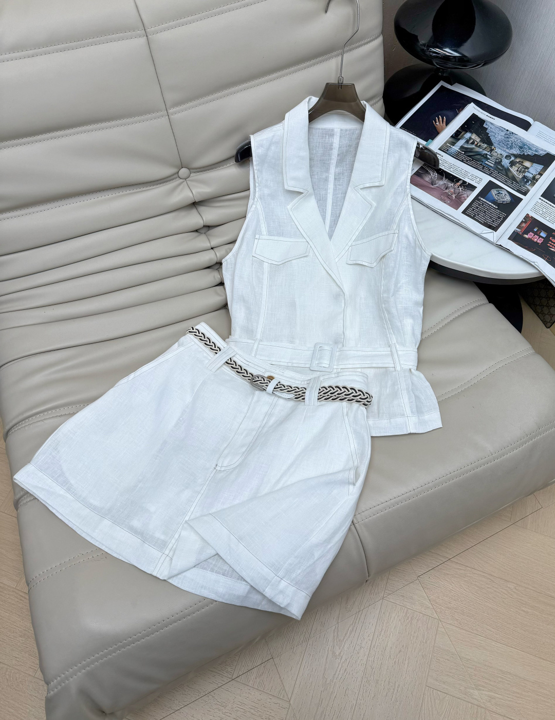 NO:898906,Top, skirt, popular 26Ss linen work vest suit, sleeveless vest + woven belt skirt, (skirt comes with safety pants) simple and stylish. Vest suit lapel + waist tie, modify the body shape and show temperament. The linen material is breathable and comfortable, and it is not boring to wear in summer!  The high-waisted design of the skirt is loose and tolerant. It modifies the leg shape and is suitable for daily commuting and leisure. The colors are versatile and have a high-end and elegant tone. Recommend SML, skirts, business suits,19860909上衣 半裙p爆款26Ss亚麻工装马甲套装,无袖马甲+编织腰带半裙,(半裙自带安全裤）简约又有设计感.马甲西装翻领+收腰系带,修饰身形超显气质.亚麻材质透气舒适,夏天穿完全不闷！半裙高腰设计 版型宽松 包容性强 修饰腿型 ,日常通勤、休闲都OK.颜色百搭 上声高级又气质 推荐SML,,skirts,business suit,,Women's clothing